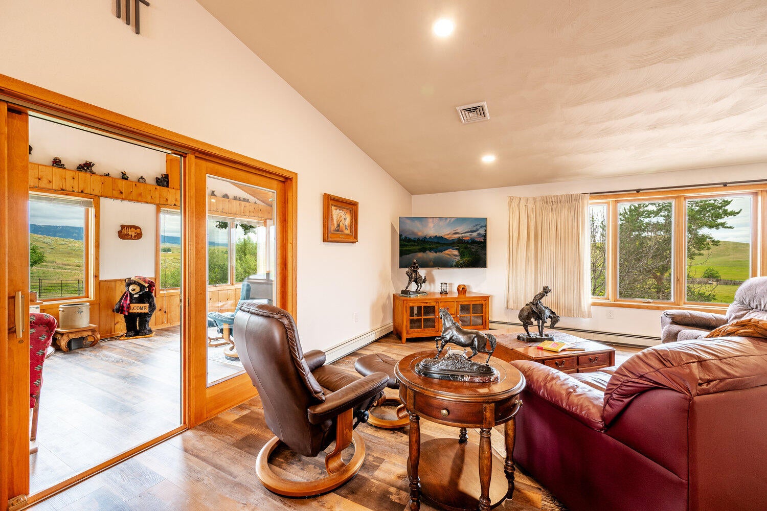 Sheridan, Wyoming, 82801, United States, 4 Bedrooms Bedrooms, ,3 BathroomsBathrooms,Residential,Active,1899913