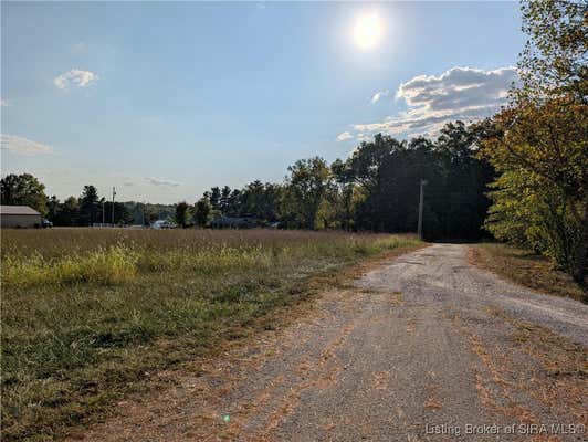 3048 E LAURA LN, SCOTTSBURG, IN 47170, photo 3 of 13