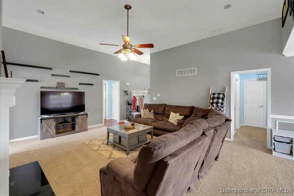 11505 YORKTOWN BLVD, SELLERSBURG, IN 47172, photo 5 of 41