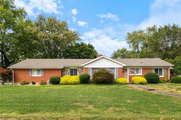 111 LYNNWOOD DR, CLARKSVILLE, IN 47129 - Image 1