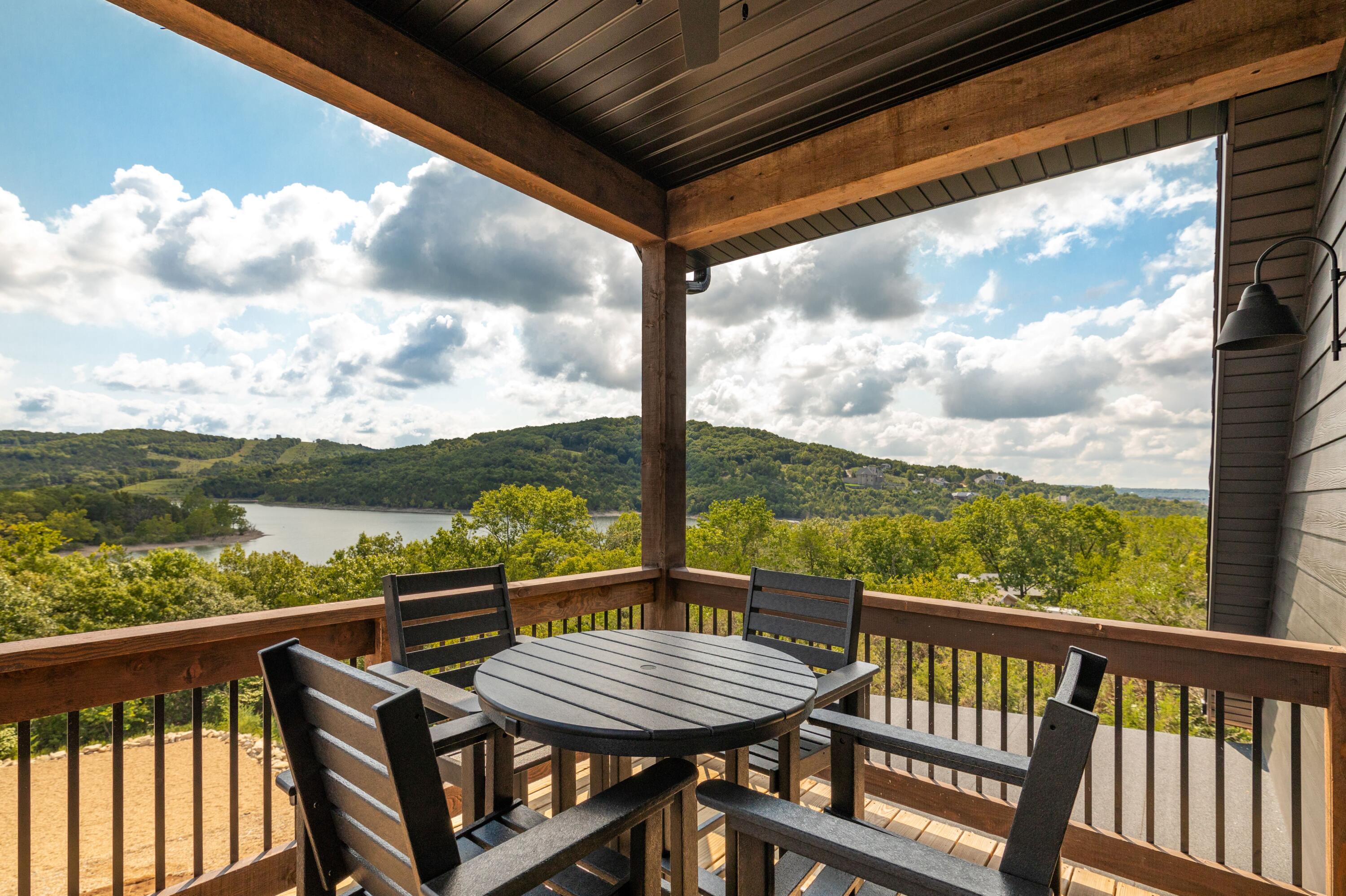 Hollister, Missouri, 65672, United States, 7 Bedrooms Bedrooms, ,7 BathroomsBathrooms,Residential,Active,1944046