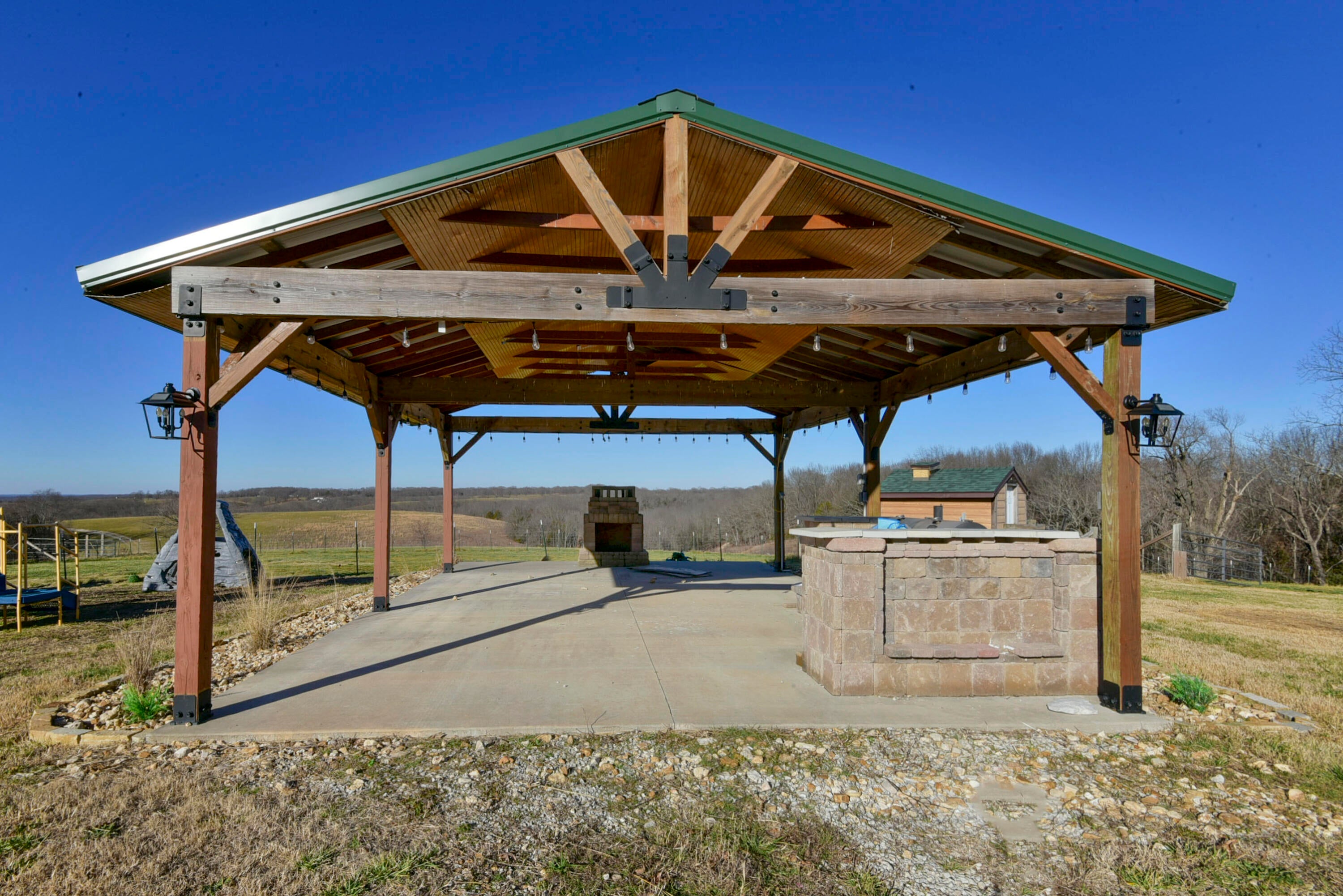 Reeds Spring, Missouri, 65737, United States, 8 Bedrooms Bedrooms, ,6 BathroomsBathrooms,Residential,Active,2010156