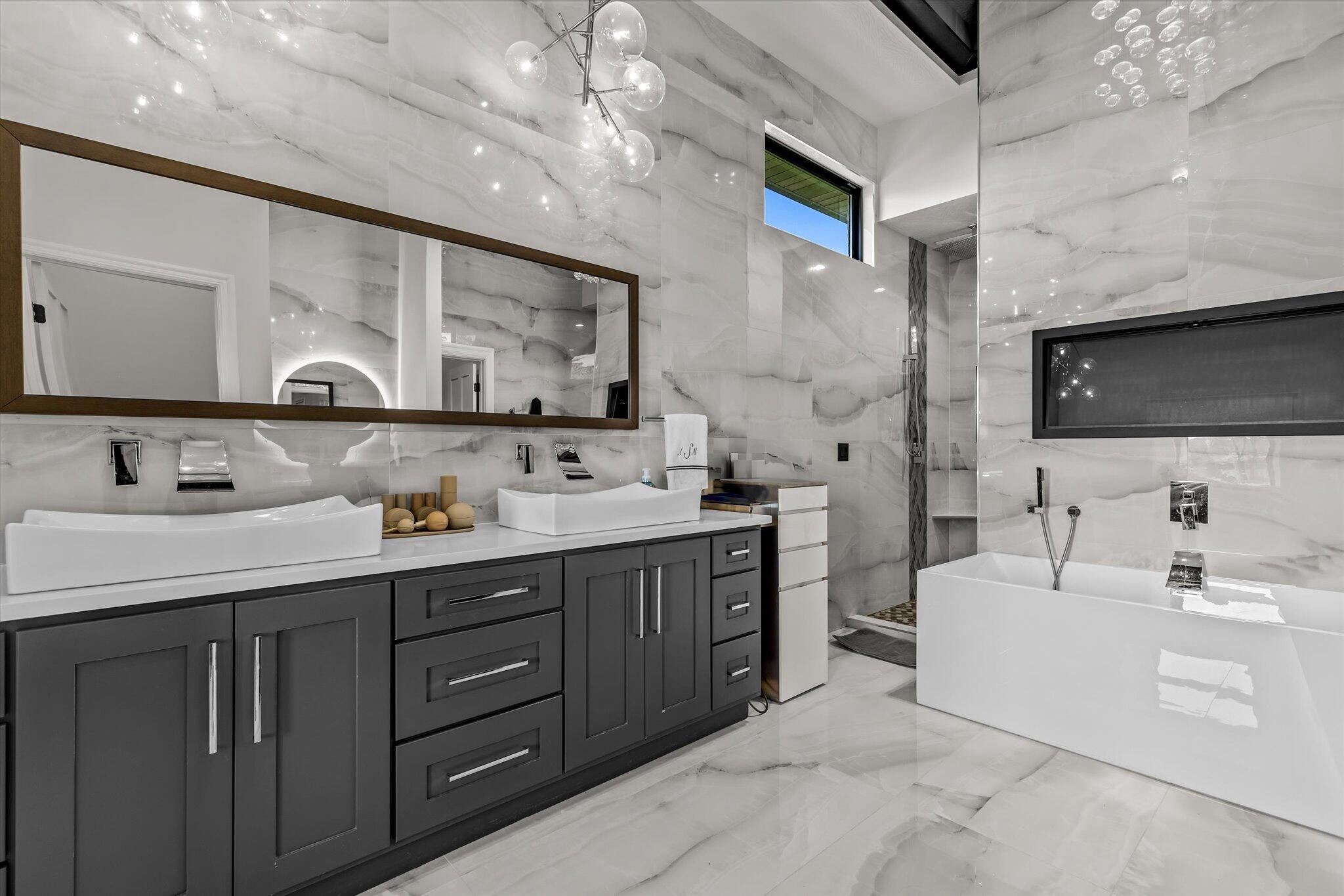 Ozark, Missouri, 65721, United States, 6 Bedrooms Bedrooms, ,5 BathroomsBathrooms,Residential,Active,2007313