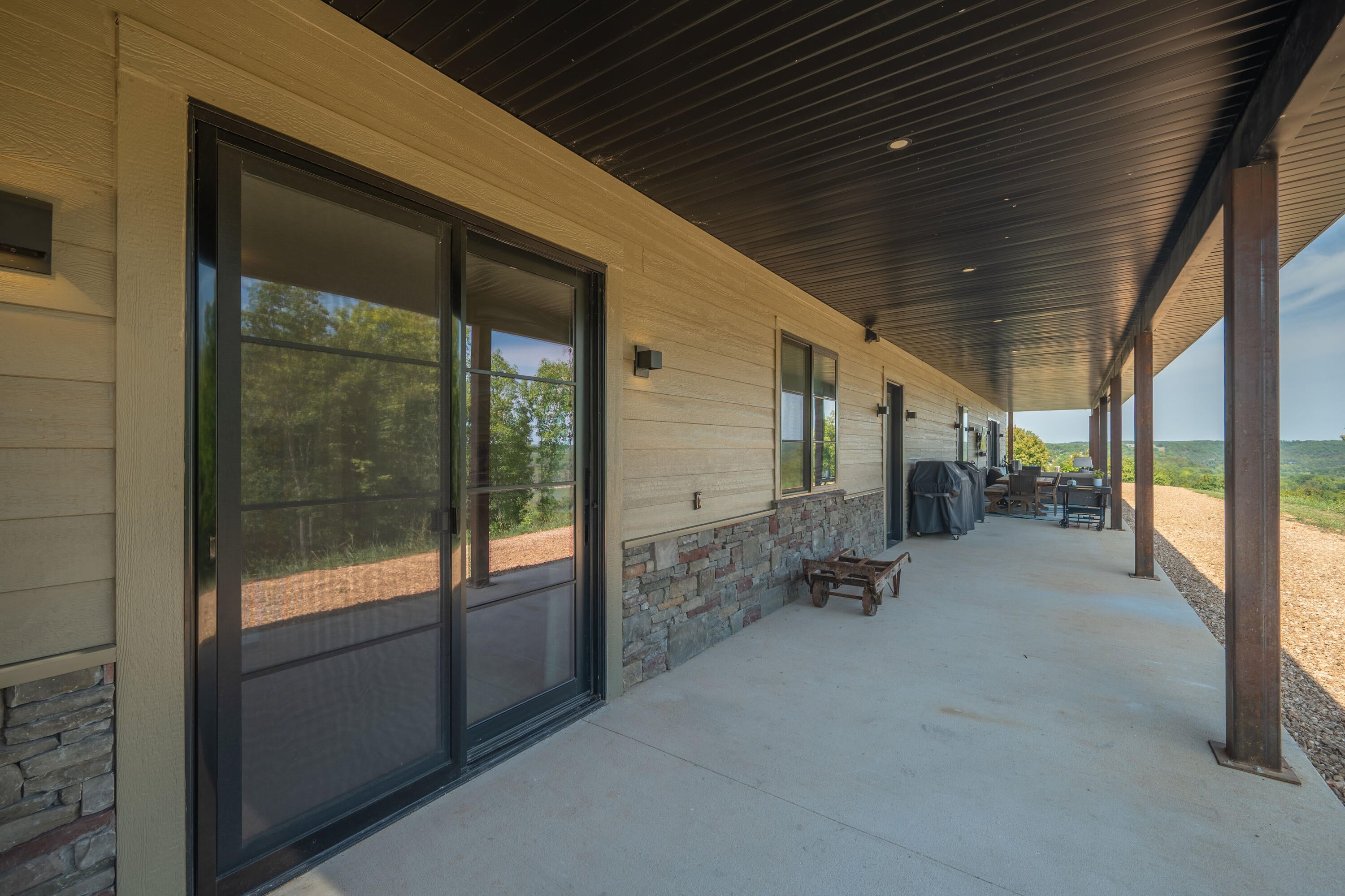 Cape Fair, Missouri, 65624, United States, 3 Bedrooms Bedrooms, ,4 BathroomsBathrooms,Residential,Active,1944074