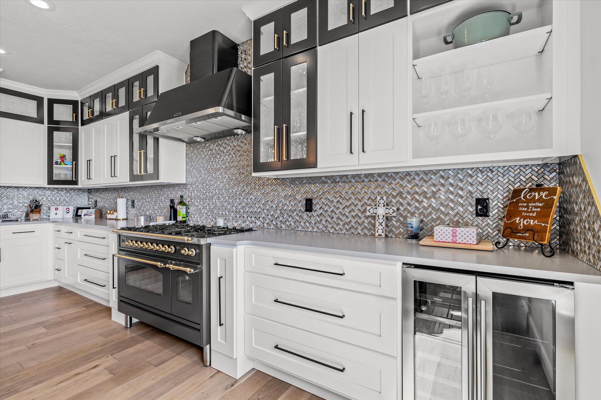 Ozark, Missouri, 65721, United States, 6 Bedrooms Bedrooms, ,5 BathroomsBathrooms,Residential,Active,2007313