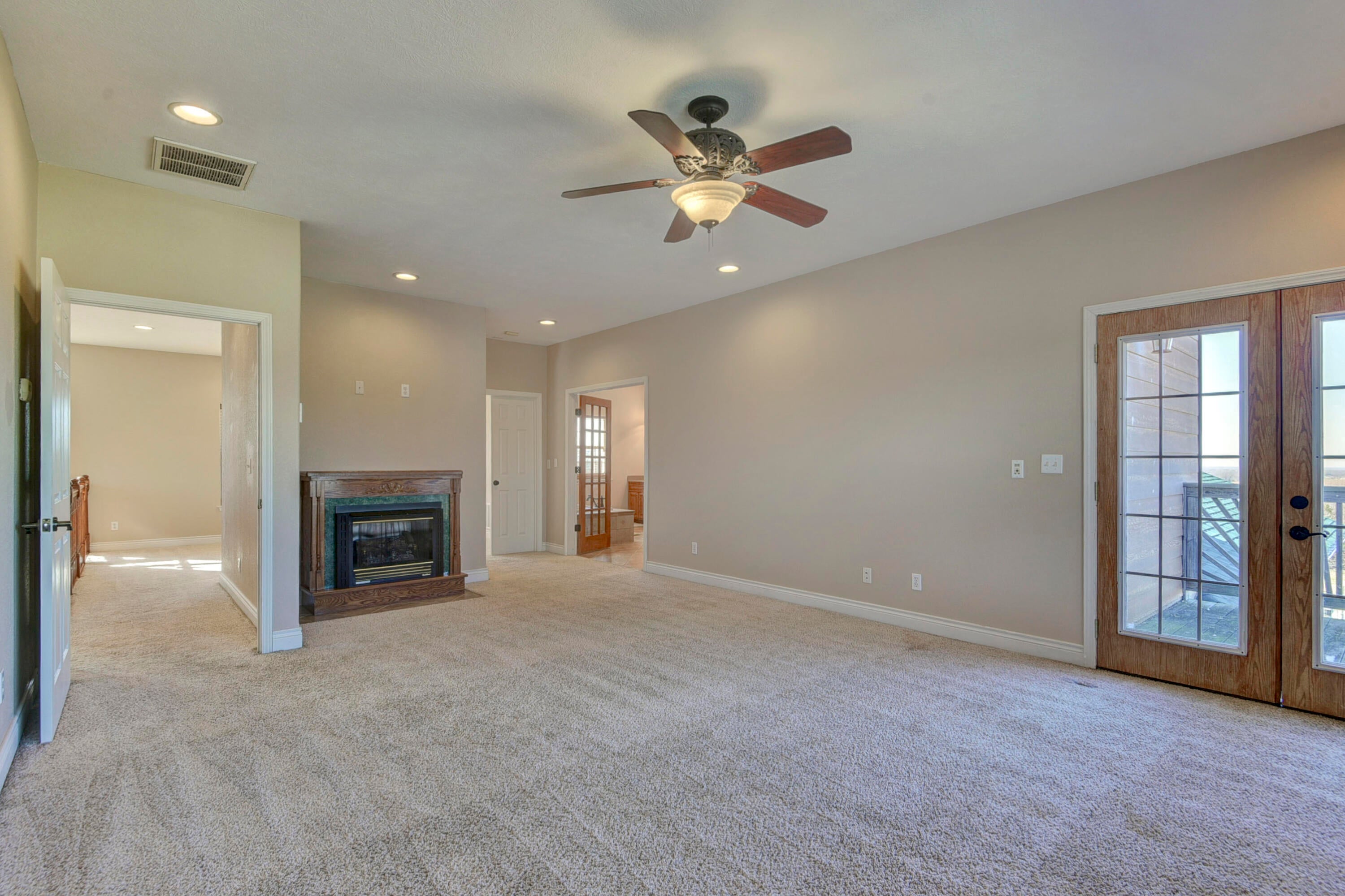 Reeds Spring, Missouri, 65737, United States, 8 Bedrooms Bedrooms, ,6 BathroomsBathrooms,Residential,Active,2010156