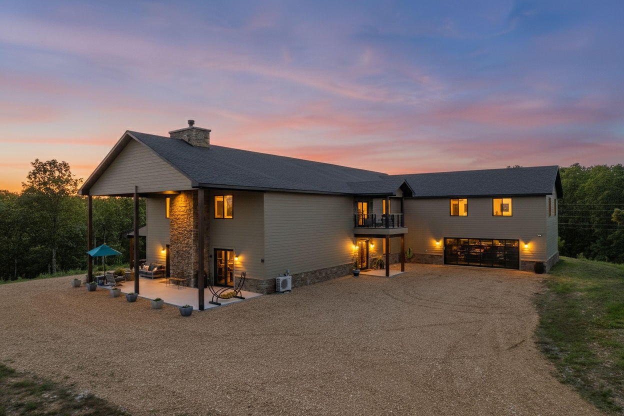 Cape Fair, Missouri, 65624, United States, 3 Bedrooms Bedrooms, ,4 BathroomsBathrooms,Residential,Active,1944074