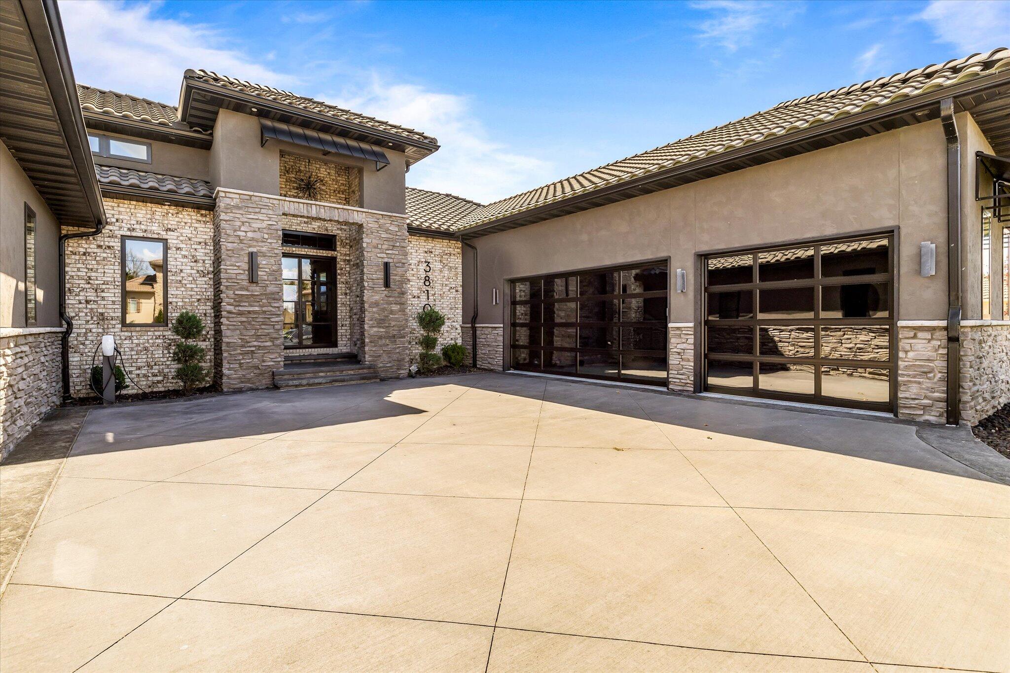 Ozark, Missouri, 65721, United States, 6 Bedrooms Bedrooms, ,5 BathroomsBathrooms,Residential,Active,2007313