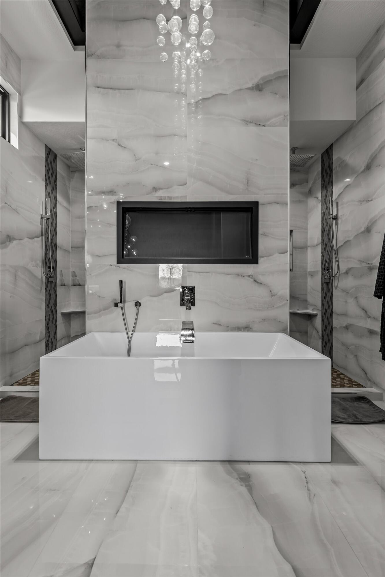 Ozark, Missouri, 65721, United States, 6 Bedrooms Bedrooms, ,5 BathroomsBathrooms,Residential,Active,2007313