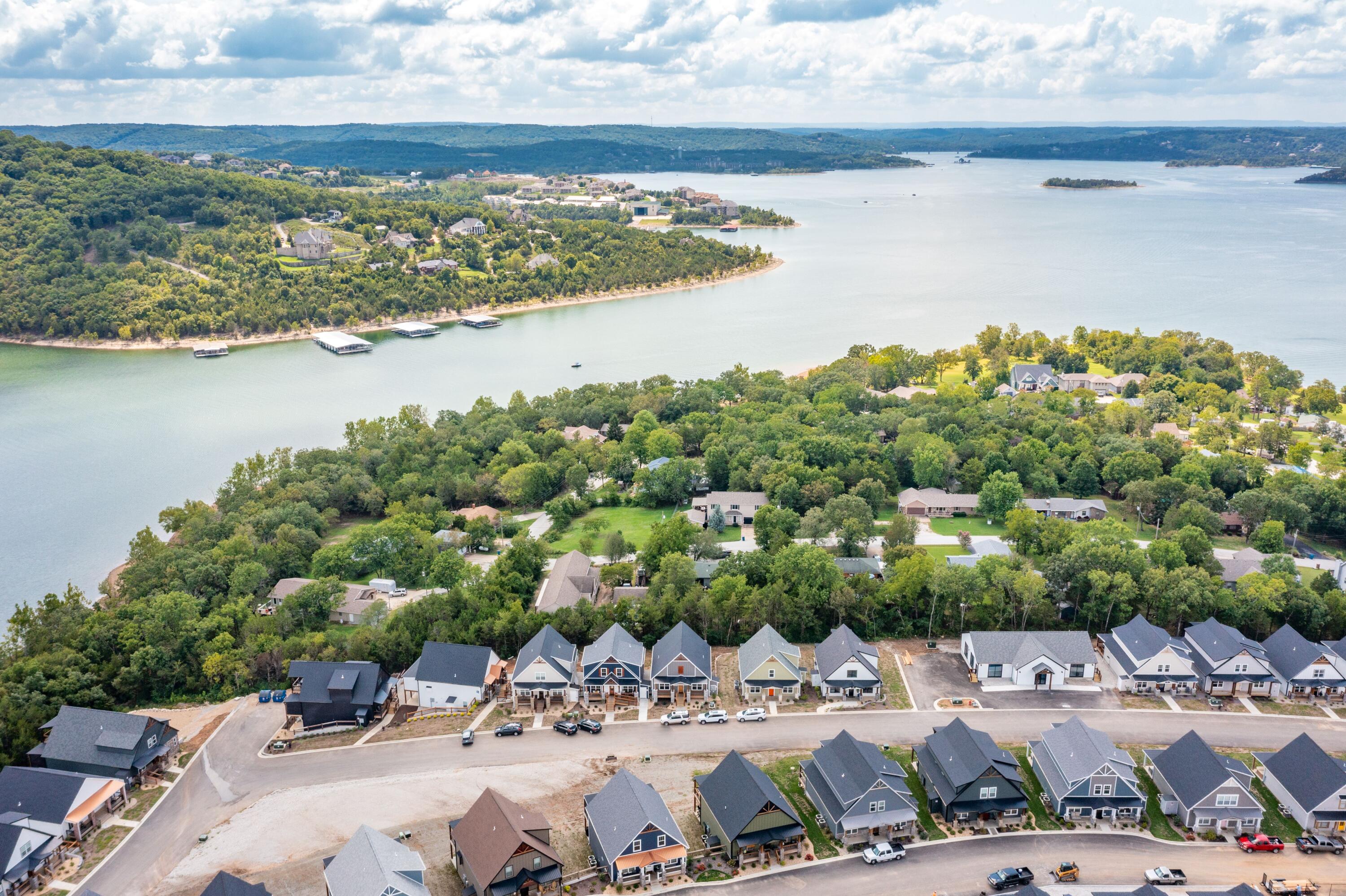 Hollister, Missouri, 65672, United States, 7 Bedrooms Bedrooms, ,7 BathroomsBathrooms,Residential,Active,1944046