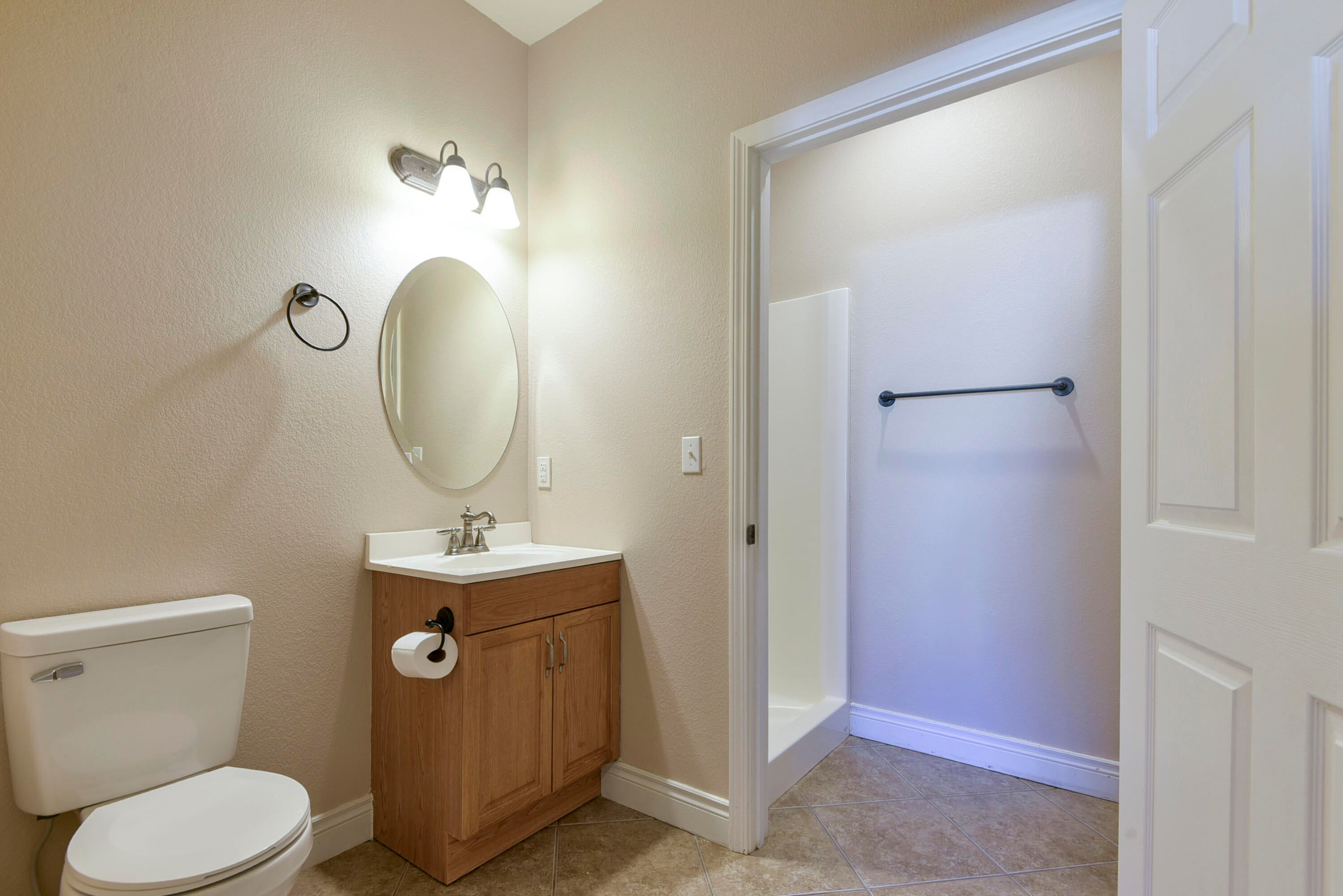 Reeds Spring, Missouri, 65737, United States, 8 Bedrooms Bedrooms, ,6 BathroomsBathrooms,Residential,Active,2010156