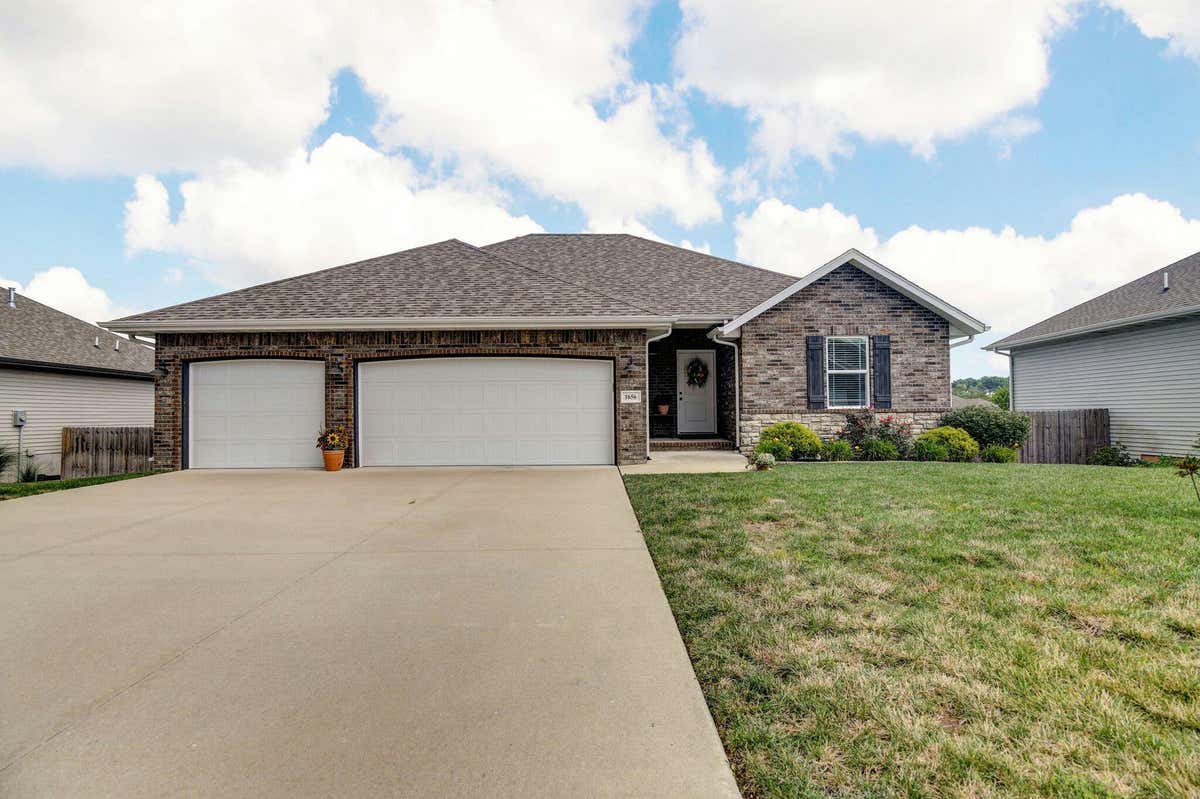 1656 N OLD CASTLE RD, NIXA, MO 65714, photo 1 of 31