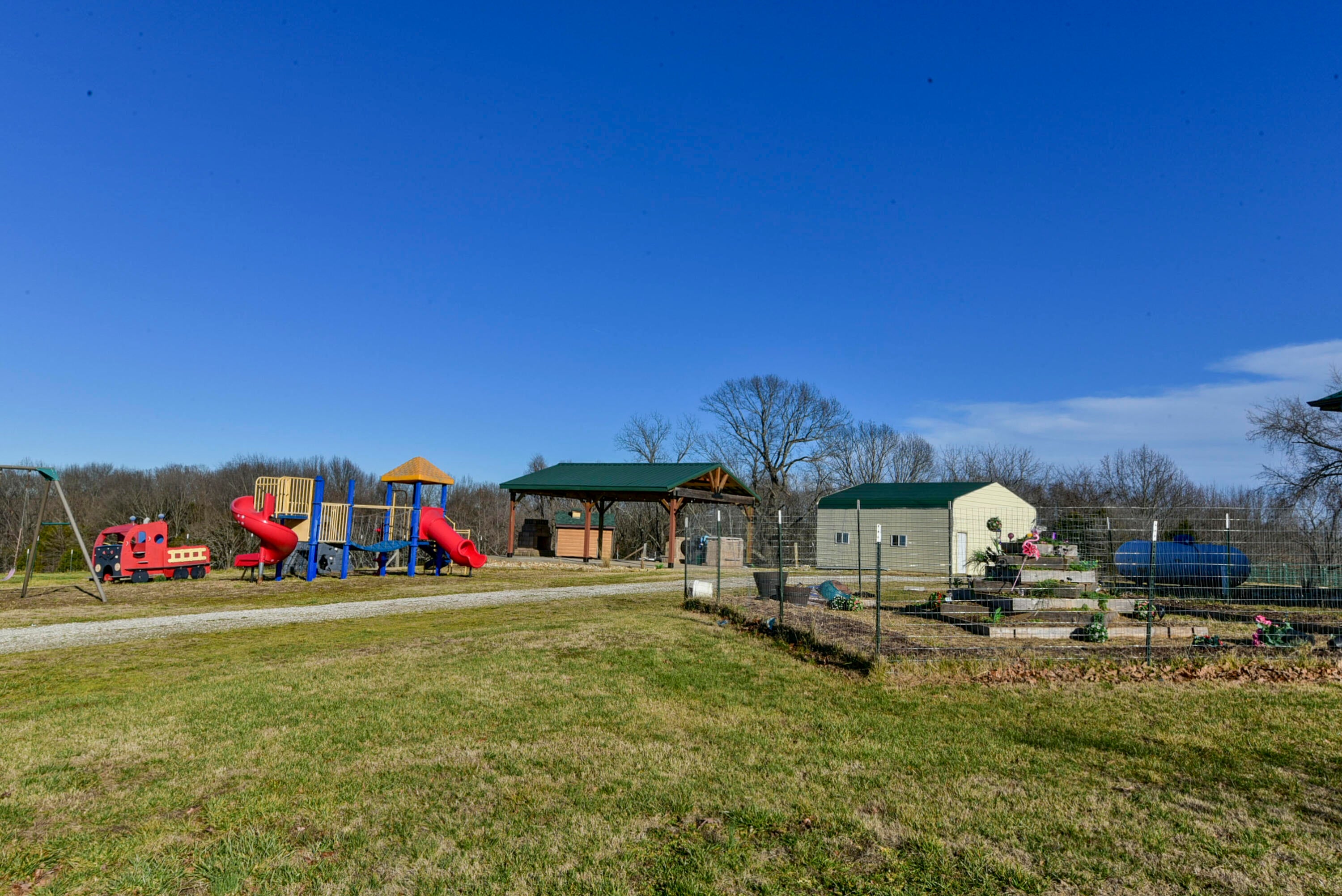 Reeds Spring, Missouri, 65737, United States, 8 Bedrooms Bedrooms, ,6 BathroomsBathrooms,Residential,Active,2010156