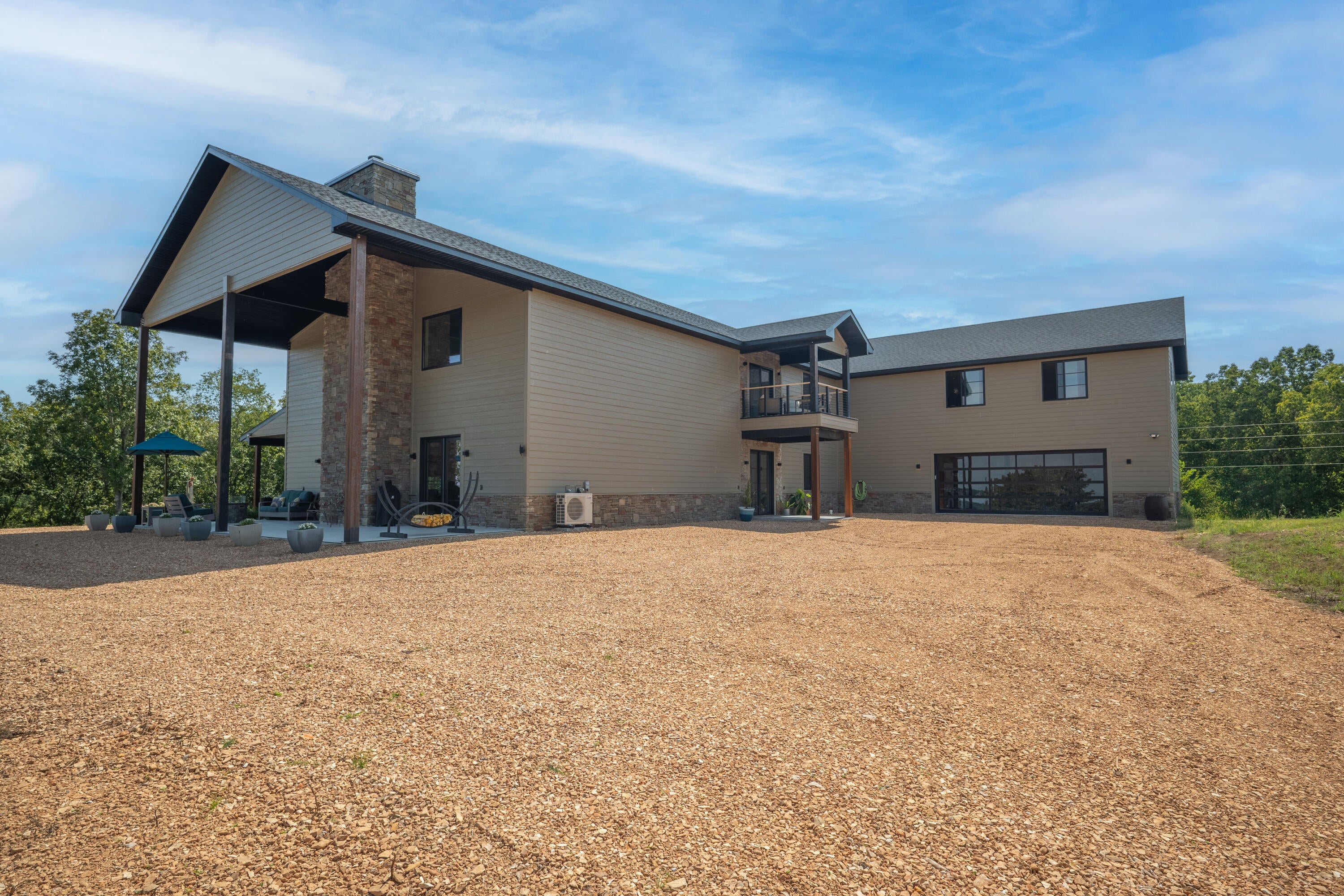 Cape Fair, Missouri, 65624, United States, 3 Bedrooms Bedrooms, ,4 BathroomsBathrooms,Residential,Active,1944074
