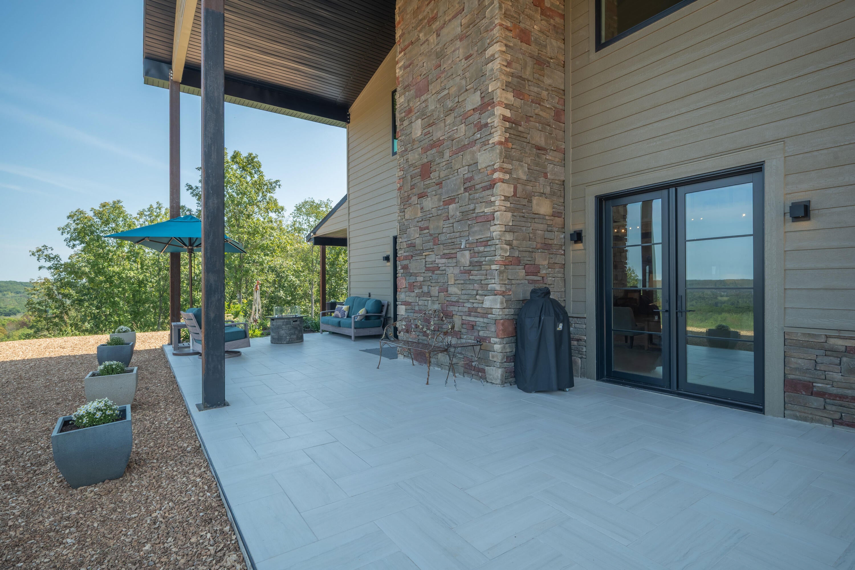 Cape Fair, Missouri, 65624, United States, 3 Bedrooms Bedrooms, ,4 BathroomsBathrooms,Residential,Active,1944074