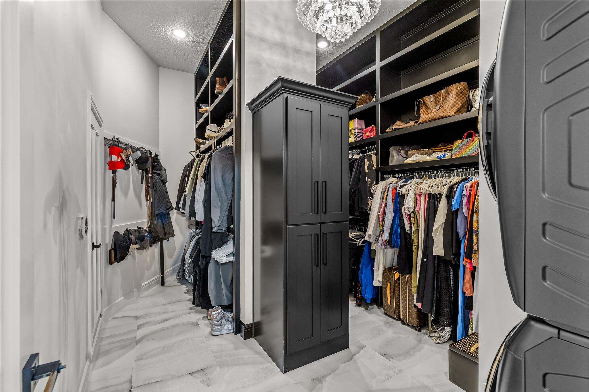 Ozark, Missouri, 65721, United States, 6 Bedrooms Bedrooms, ,5 BathroomsBathrooms,Residential,Active,2007313