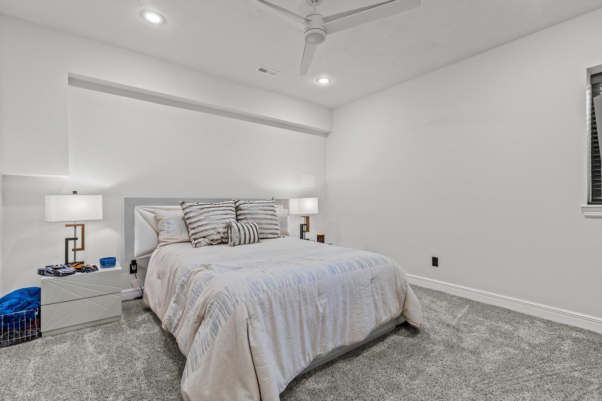 Ozark, Missouri, 65721, United States, 6 Bedrooms Bedrooms, ,5 BathroomsBathrooms,Residential,Active,2007313