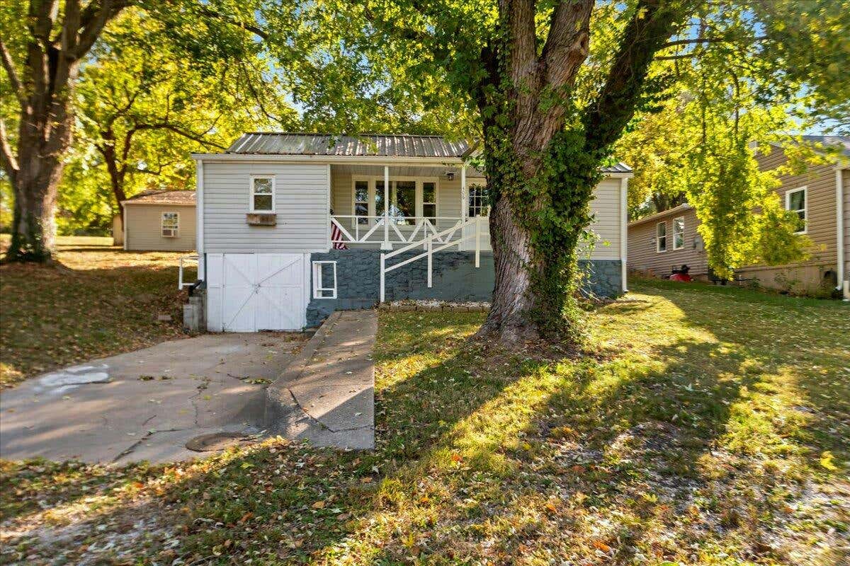 406 S 1ST ST, OZARK, MO 65721, photo 1 of 25