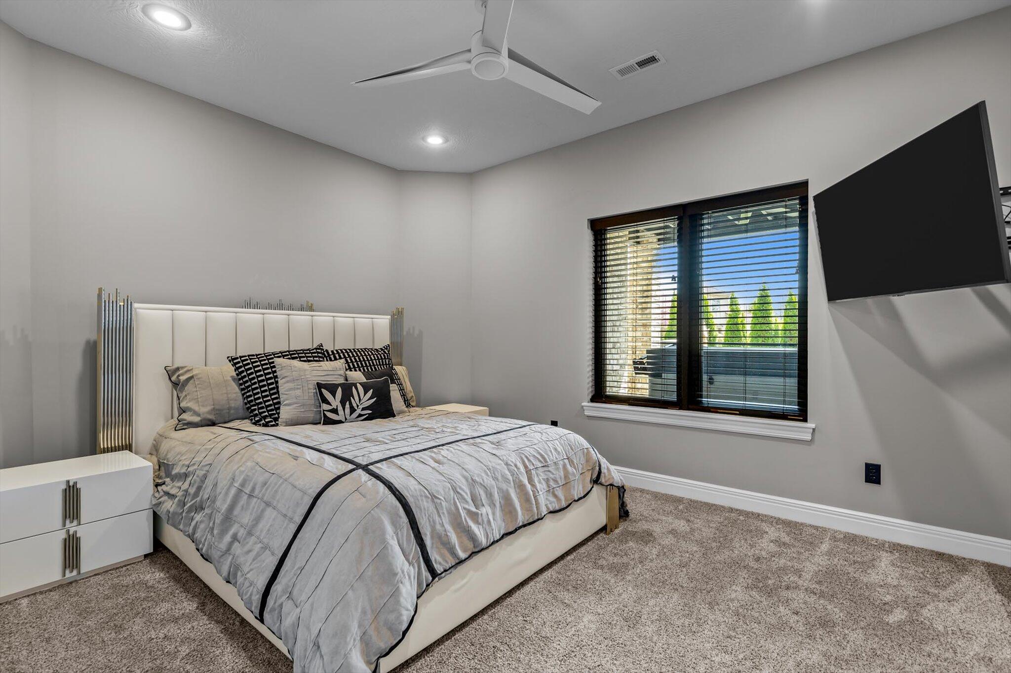 Ozark, Missouri, 65721, United States, 6 Bedrooms Bedrooms, ,5 BathroomsBathrooms,Residential,Active,2007313