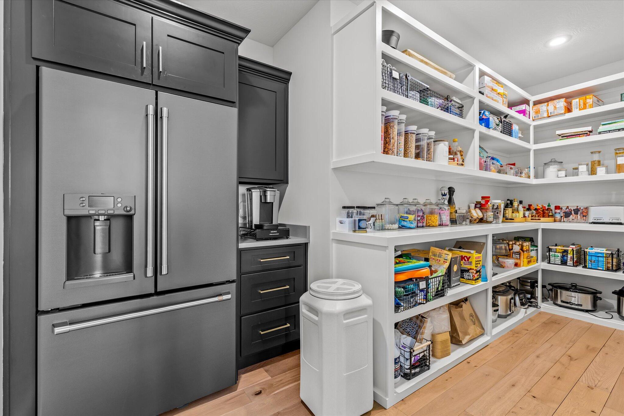 Ozark, Missouri, 65721, United States, 6 Bedrooms Bedrooms, ,5 BathroomsBathrooms,Residential,Active,2007313