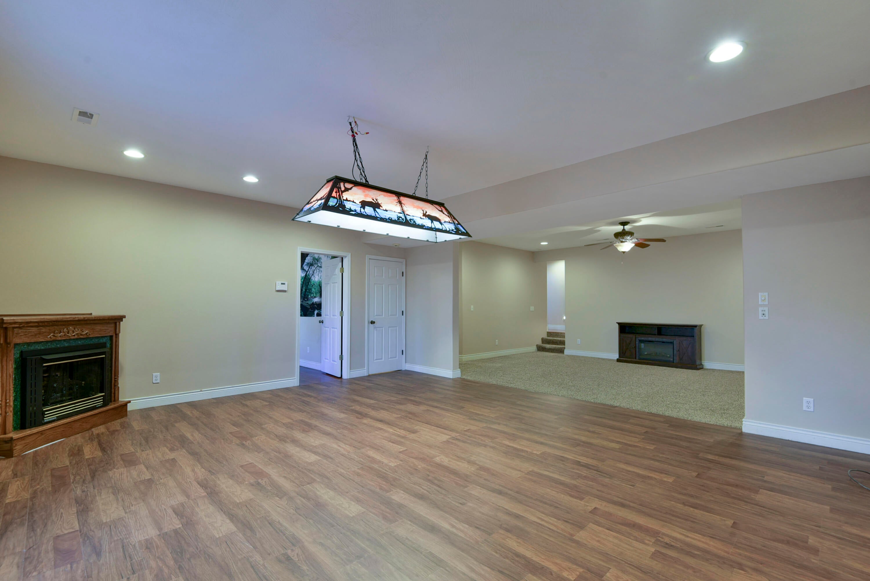 Reeds Spring, Missouri, 65737, United States, 8 Bedrooms Bedrooms, ,6 BathroomsBathrooms,Residential,Active,2010156