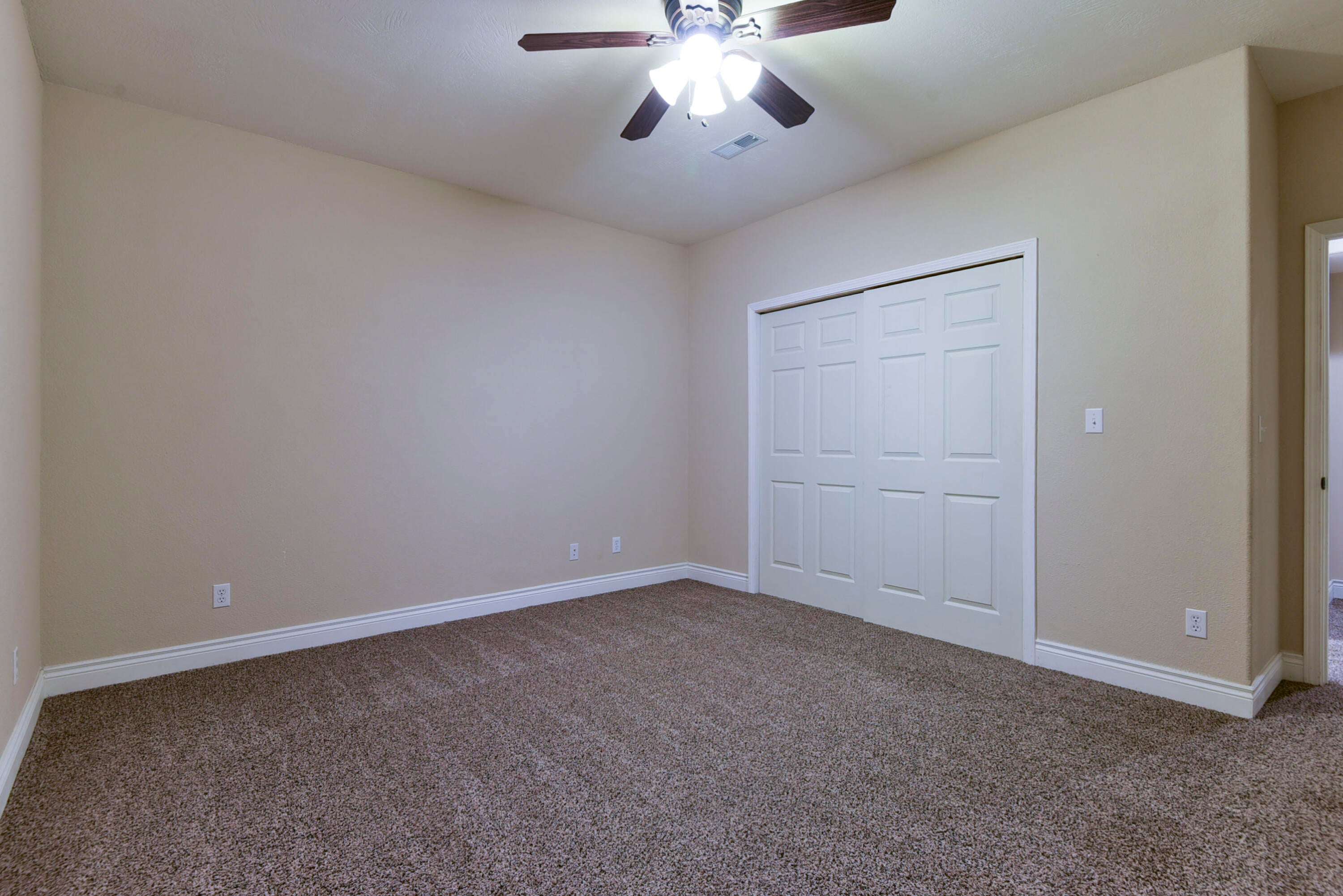 Reeds Spring, Missouri, 65737, United States, 8 Bedrooms Bedrooms, ,6 BathroomsBathrooms,Residential,Active,2010156