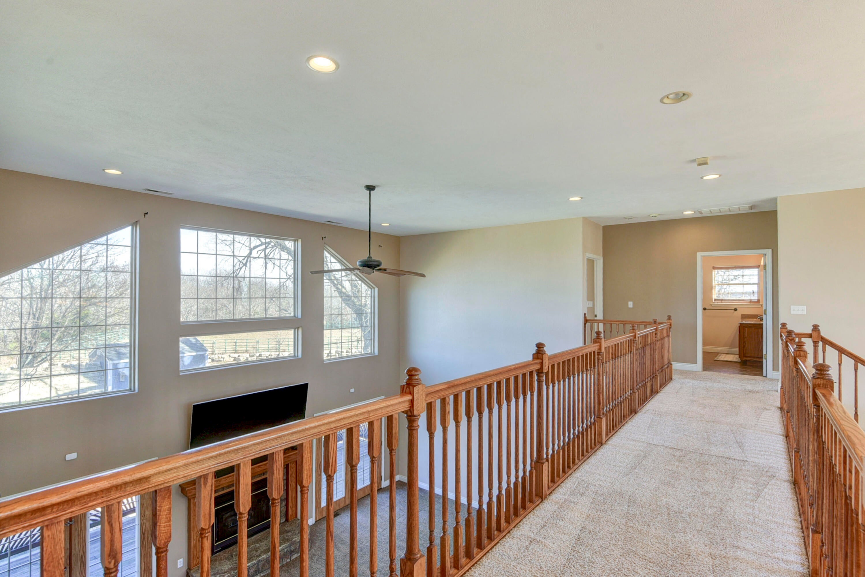 Reeds Spring, Missouri, 65737, United States, 8 Bedrooms Bedrooms, ,6 BathroomsBathrooms,Residential,Active,2010156