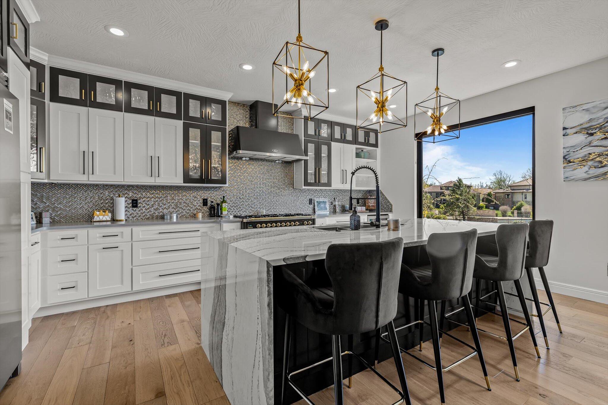 Ozark, Missouri, 65721, United States, 6 Bedrooms Bedrooms, ,5 BathroomsBathrooms,Residential,Active,2007313