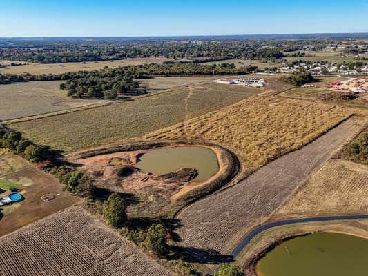 000 LAWRENCE 1200 C, AURORA, MO 65605, photo 2 of 7