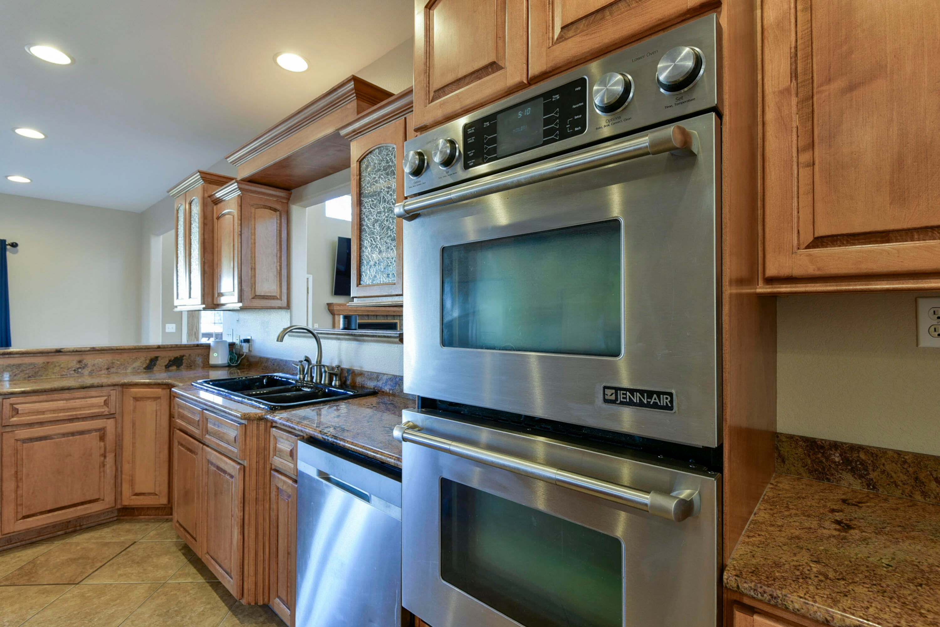 Reeds Spring, Missouri, 65737, United States, 8 Bedrooms Bedrooms, ,6 BathroomsBathrooms,Residential,Active,2010156