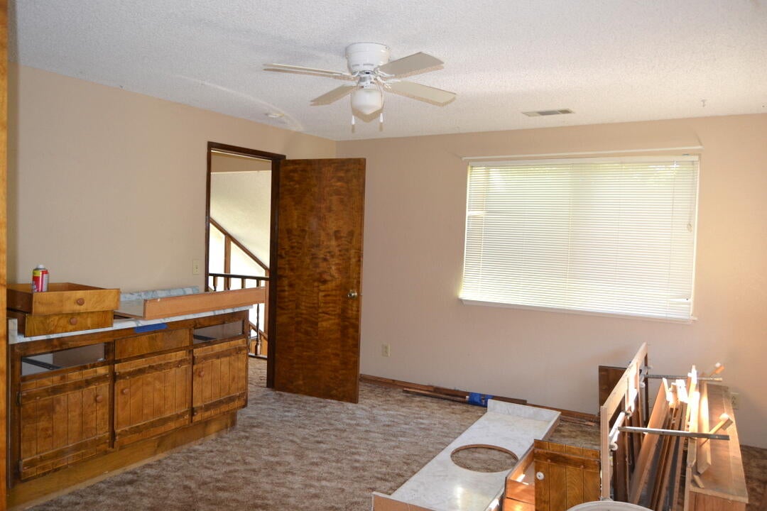 Applegate, Oregon, 97530, United States, 4 Bedrooms Bedrooms, ,3 BathroomsBathrooms,Residential,Active,1963259