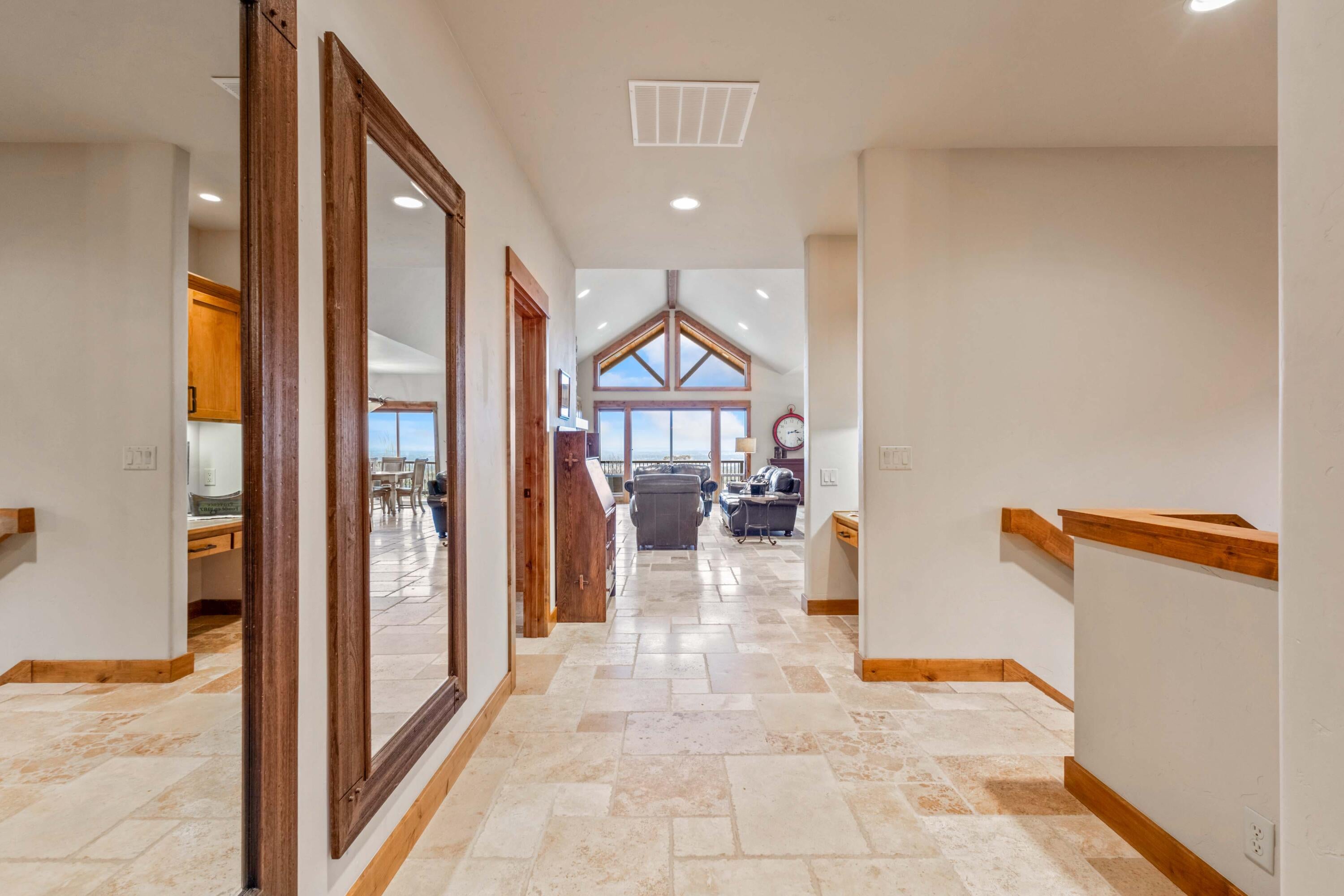 Redmond, Oregon, 97756, United States, 3 Bedrooms Bedrooms, ,4 BathroomsBathrooms,Residential,Active,2002359