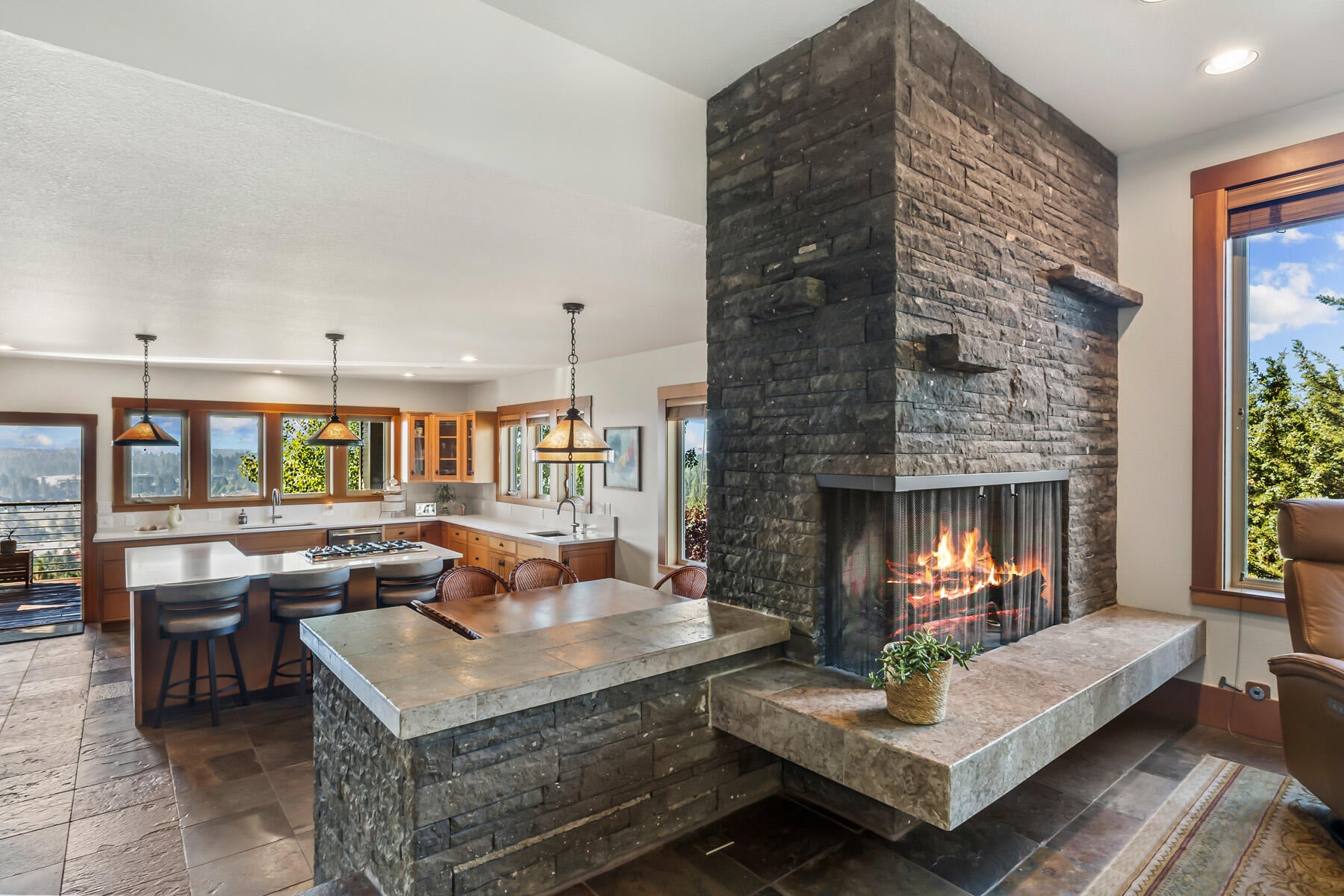 Bend, Oregon, 97702, United States, 3 Bedrooms Bedrooms, ,3 BathroomsBathrooms,Residential,Active,1936452