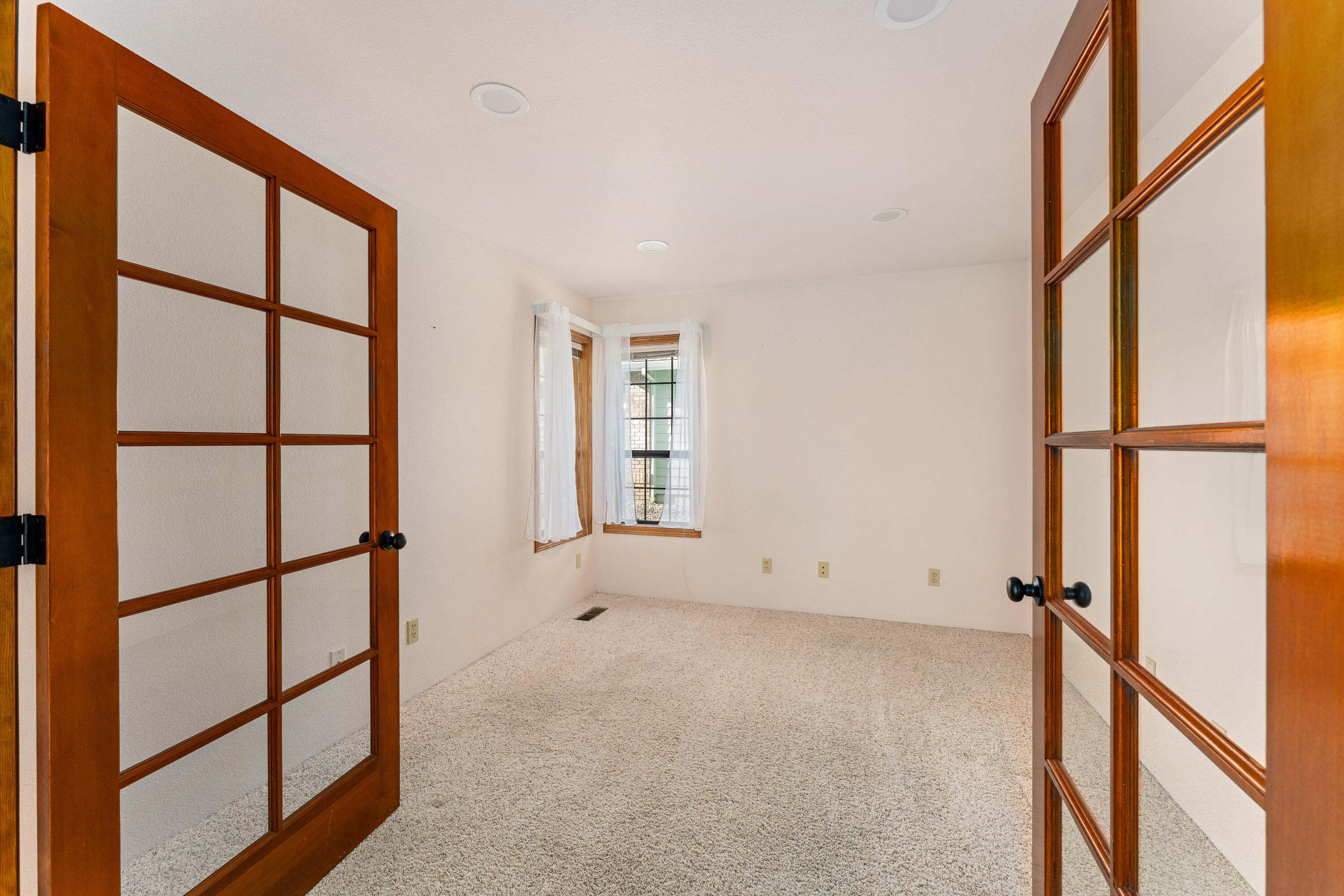 Central Point, Oregon, 97502, United States, 4 Bedrooms Bedrooms, ,3 BathroomsBathrooms,Residential,Active,1959928