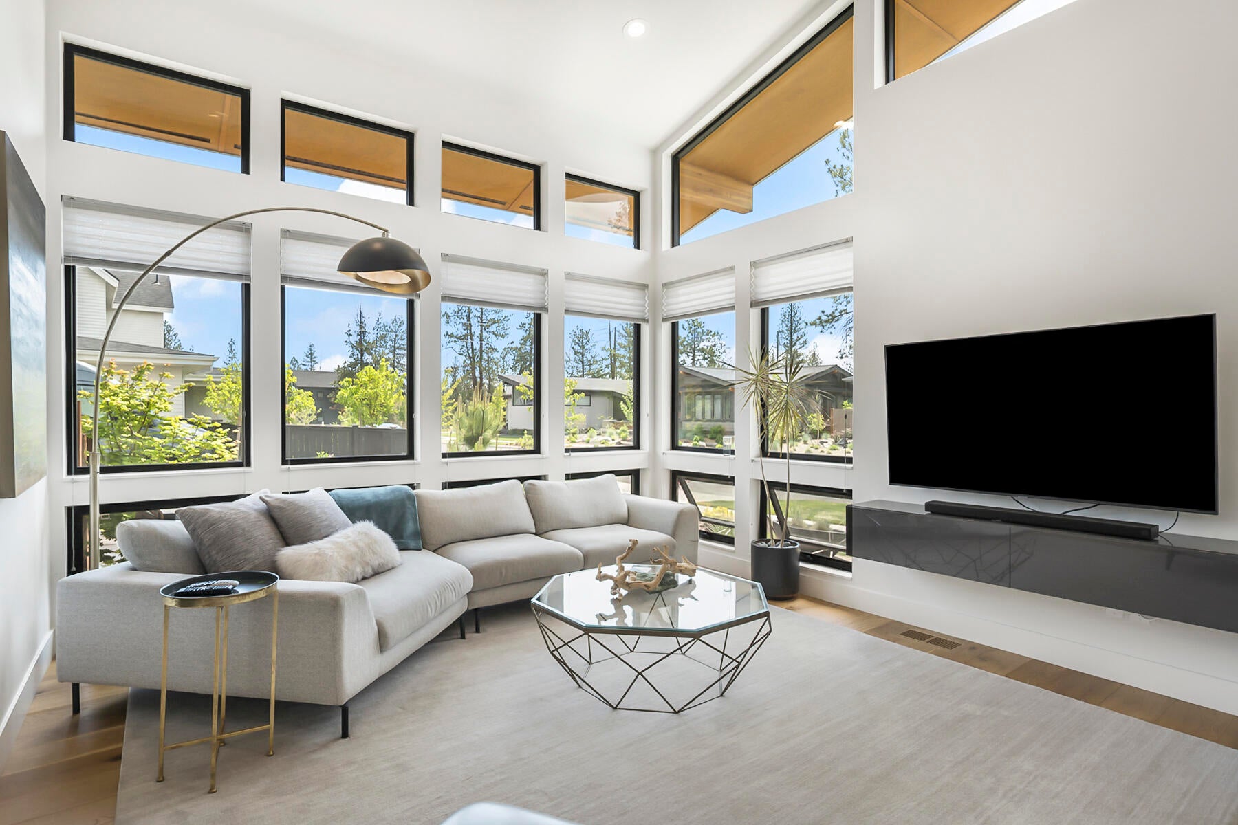 Bend, Oregon, 97703, United States, 3 Bedrooms Bedrooms, ,3 BathroomsBathrooms,Residential,Active,2008310