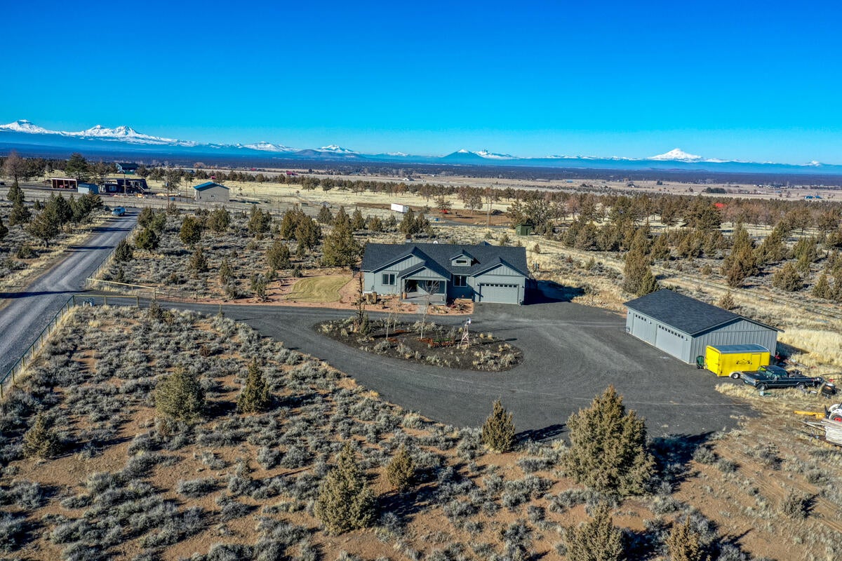 Powell Butte, Oregon, 97753, United States, 4 Bedrooms Bedrooms, ,3 BathroomsBathrooms,Residential,Active,1908146