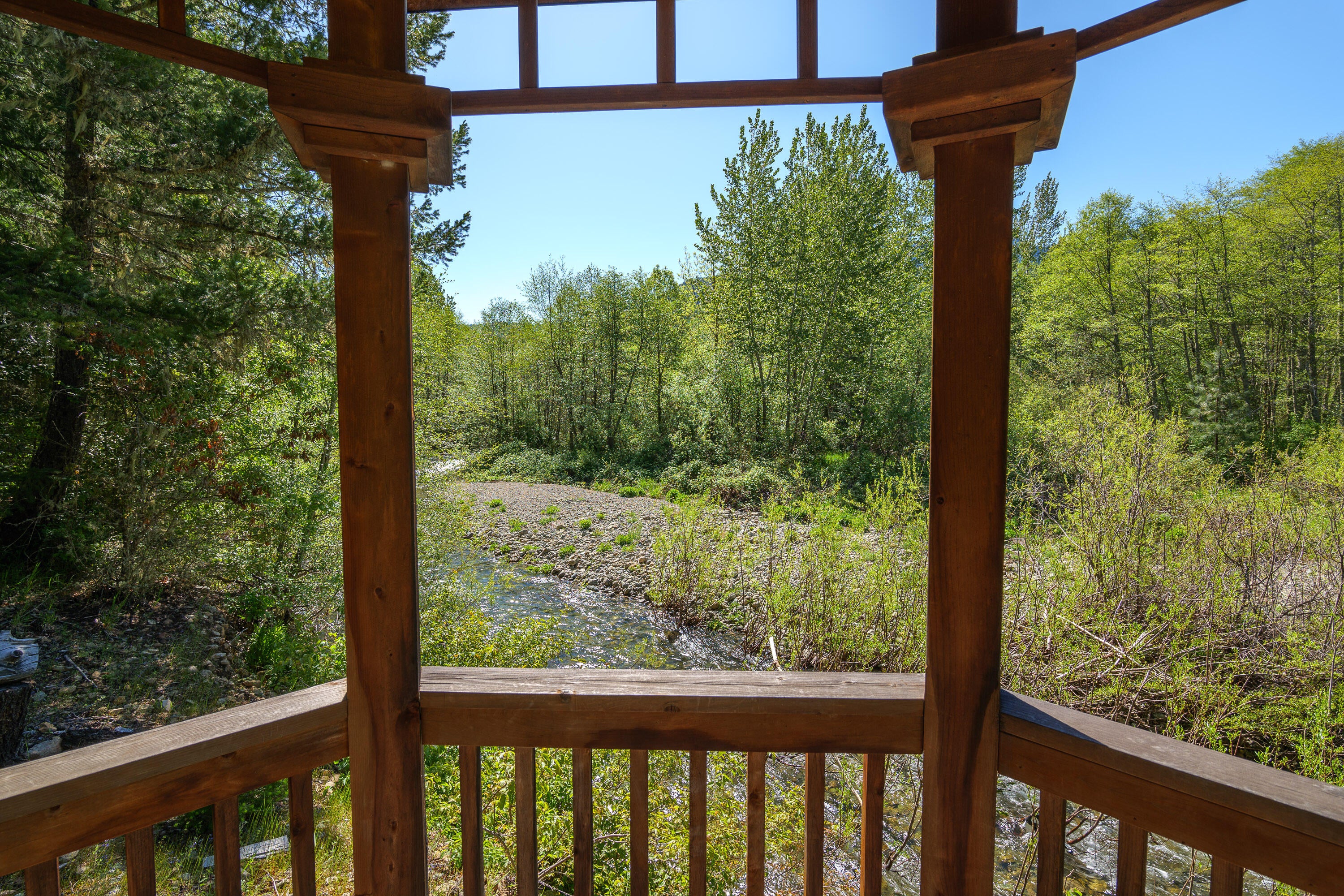 Selma, Oregon, 97538, United States, 5 Bedrooms Bedrooms, ,5 BathroomsBathrooms,Residential,Active,1902945
