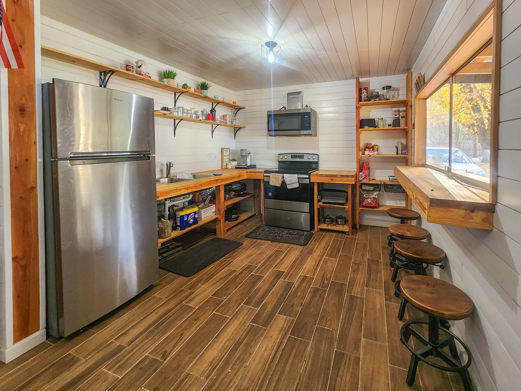 Selma, Oregon, 97538, United States, 3 Bedrooms Bedrooms, ,2 BathroomsBathrooms,Residential,Active,1909861