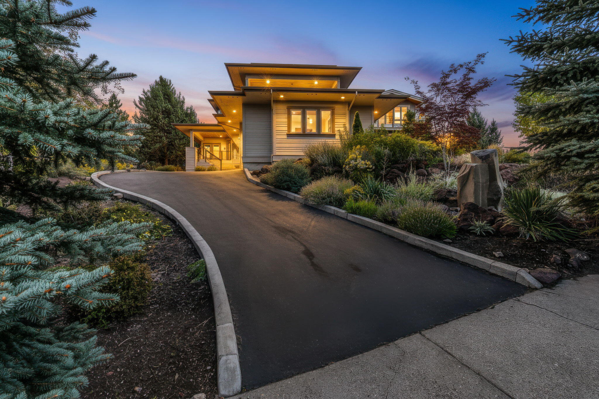 Bend, Oregon, 97702, United States, 3 Bedrooms Bedrooms, ,4 BathroomsBathrooms,Residential,Active,1929788