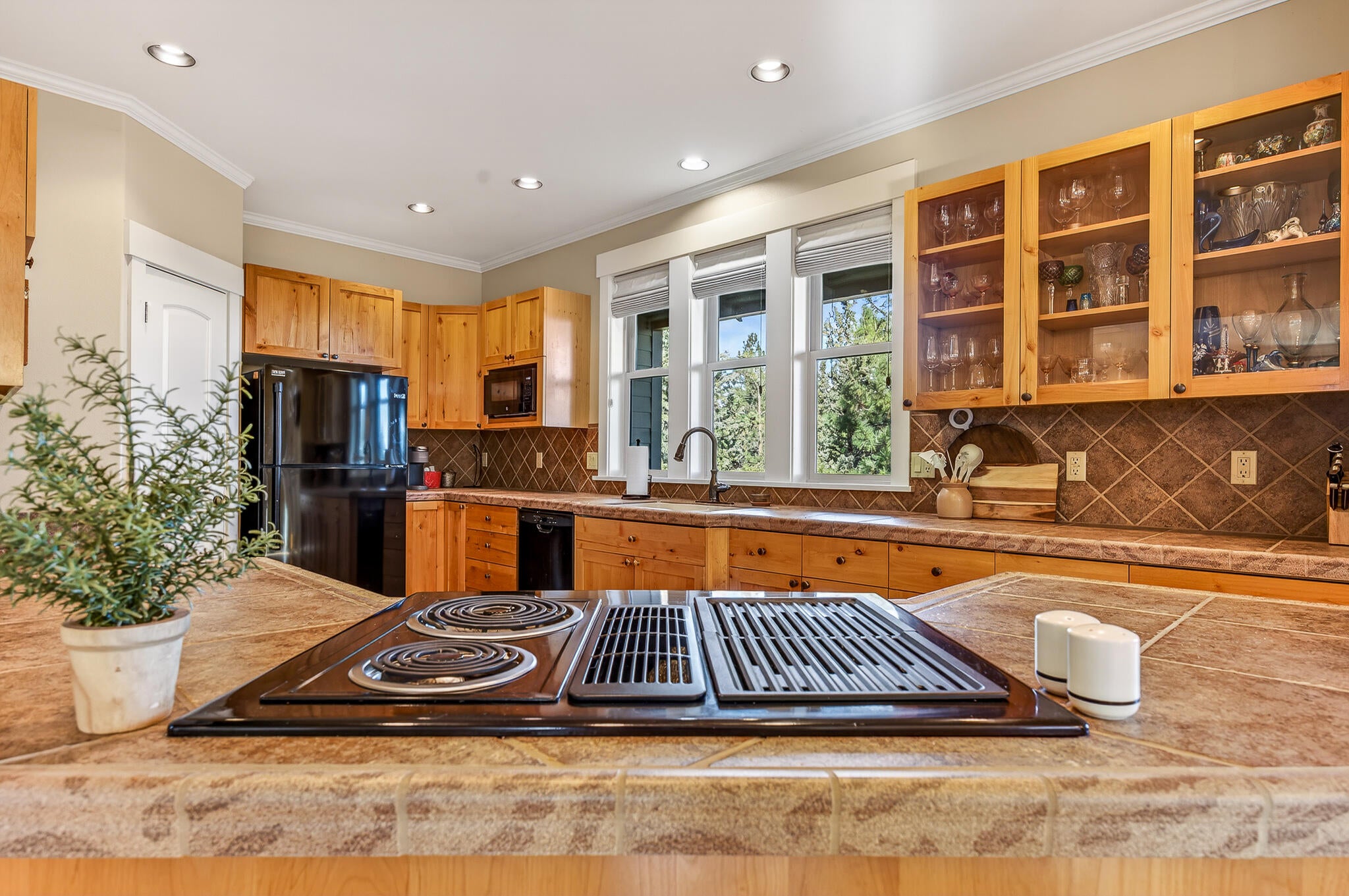 Bend, Oregon, 97703, United States, 3 Bedrooms Bedrooms, ,3 BathroomsBathrooms,Residential,Active,2017476