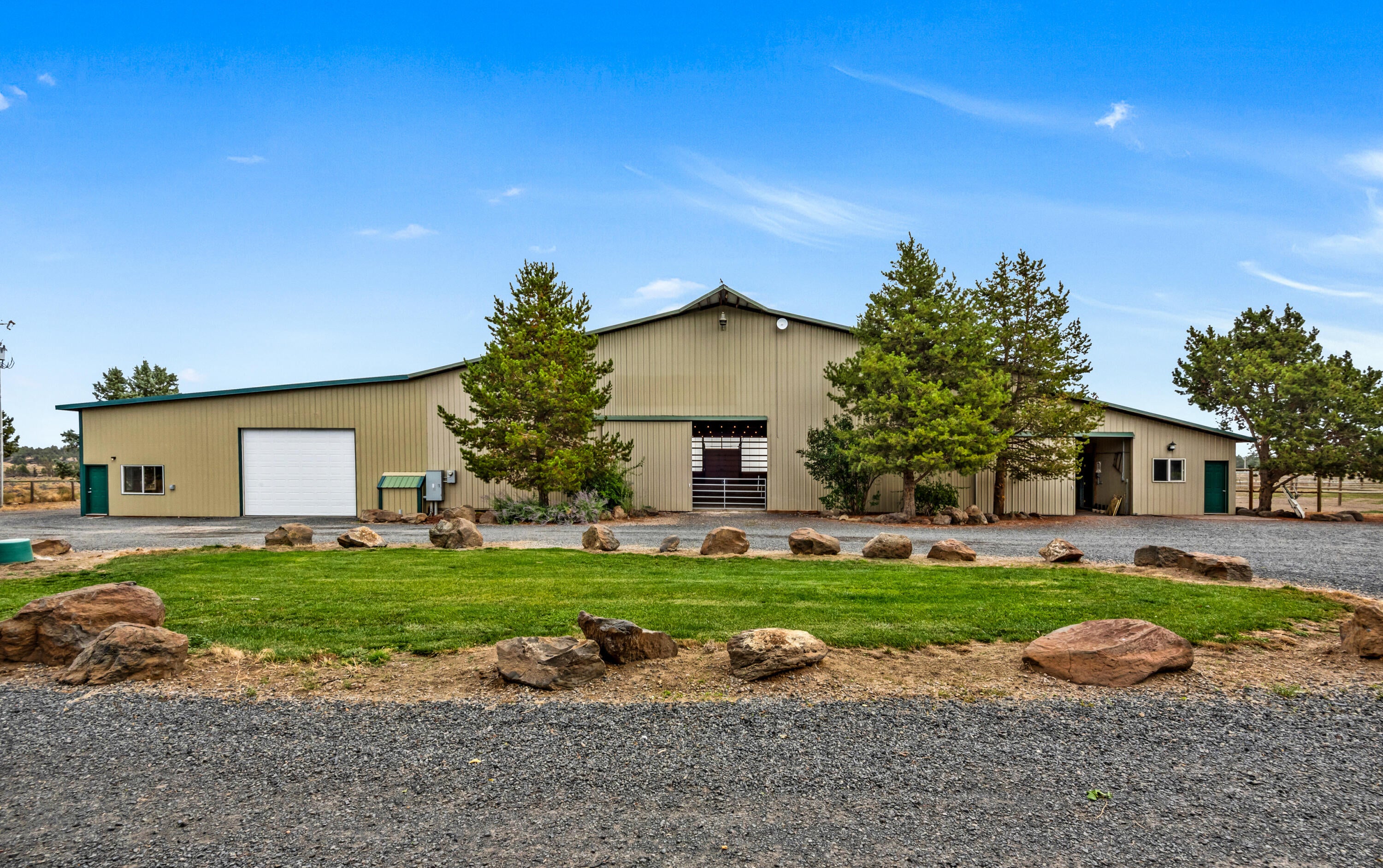 Bend, Oregon, 97703, United States, 3 Bedrooms Bedrooms, ,3 BathroomsBathrooms,Residential,Active,1953693