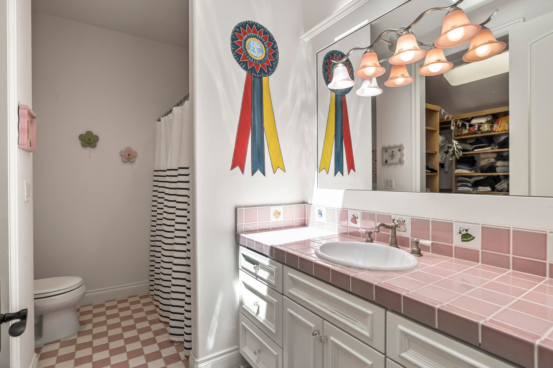 Bend, Oregon, 97702, United States, ,6 BathroomsBathrooms,Residential,Active,1726978