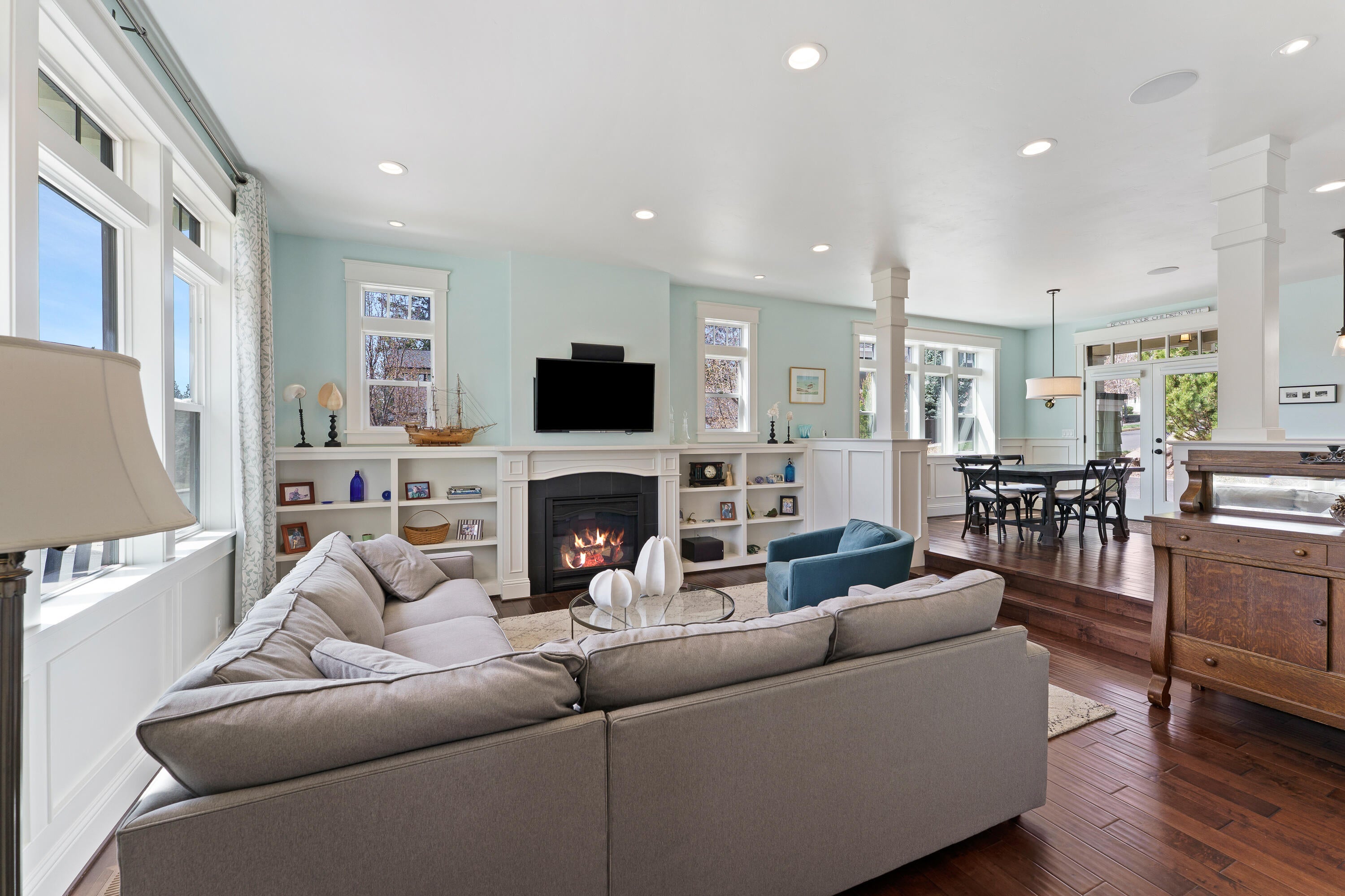 Bend, Oregon, 97703, United States, 4 Bedrooms Bedrooms, ,3 BathroomsBathrooms,Residential,Active,1764459