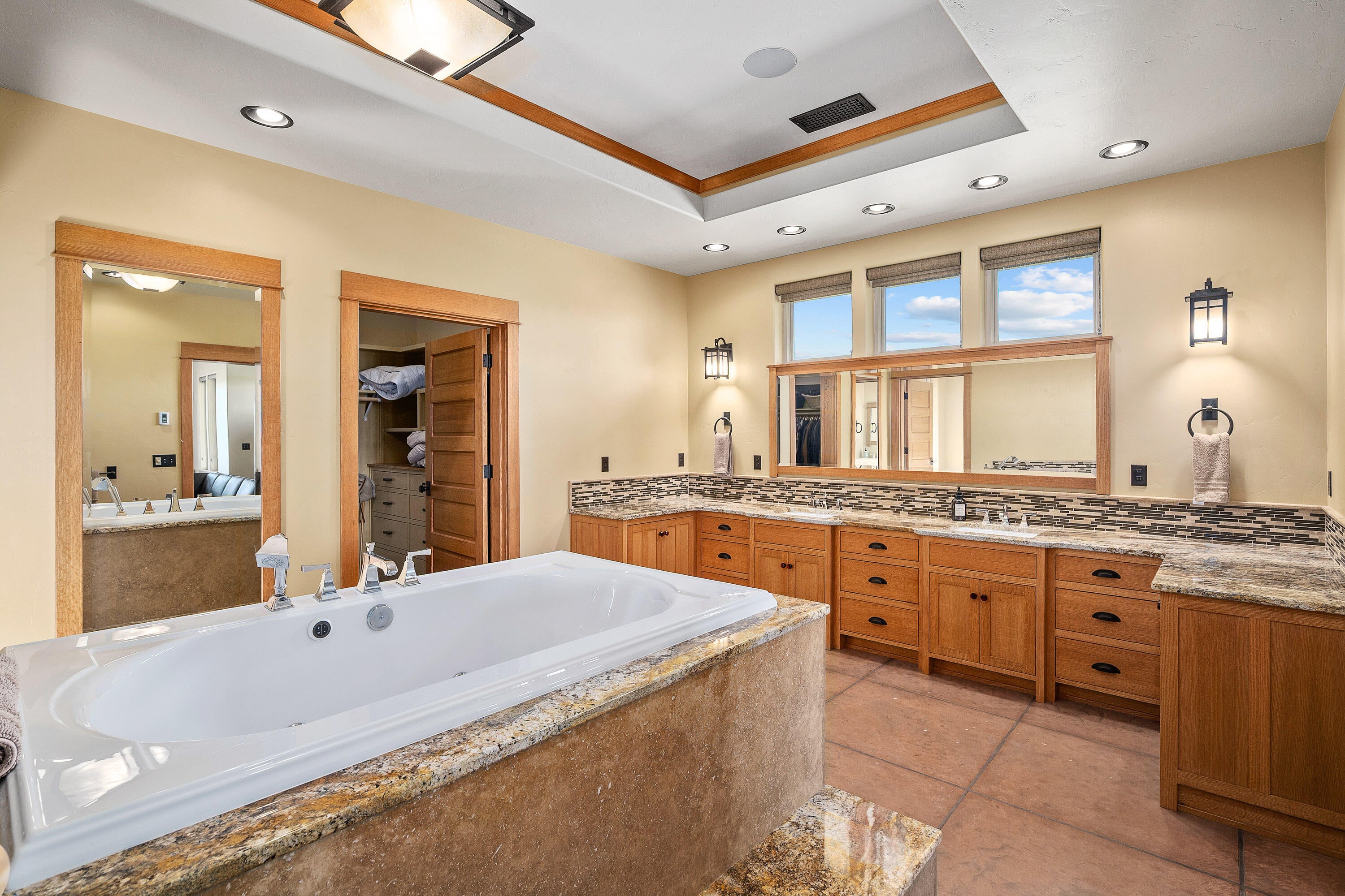 Bonanza, Oregon, 97623, United States, 3 Bedrooms Bedrooms, ,4 BathroomsBathrooms,Residential,Active,1876681