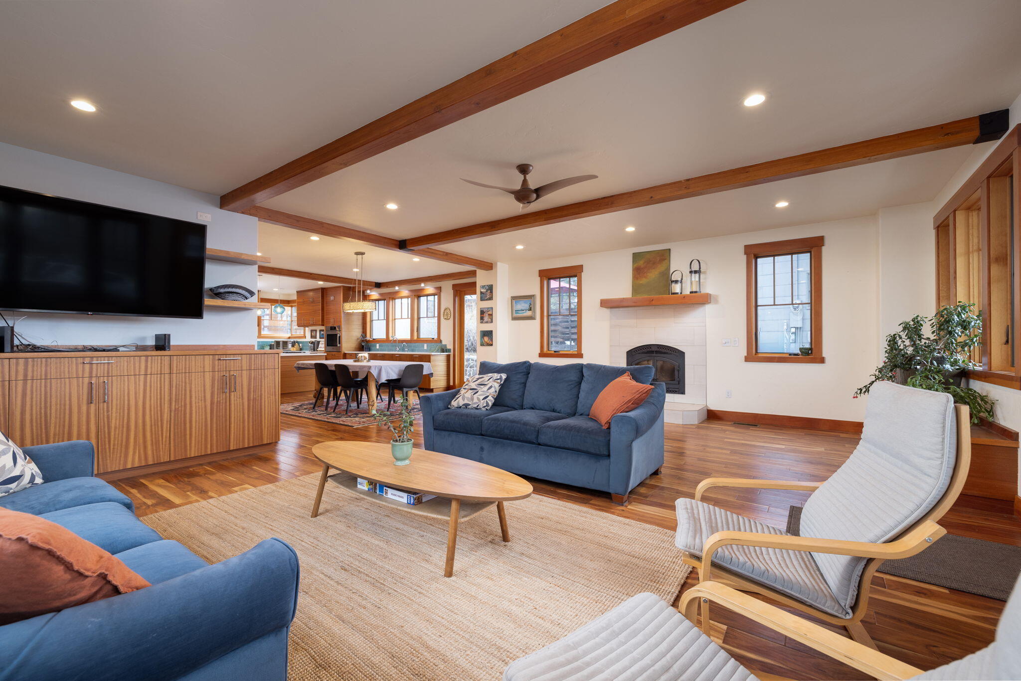 Bend, Oregon, 97703, United States, 4 Bedrooms Bedrooms, ,4 BathroomsBathrooms,Residential,Active,1996273