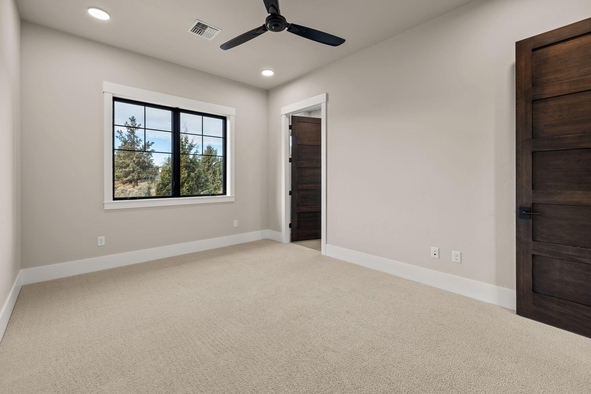 Powell Butte, Oregon, 97753, United States, 3 Bedrooms Bedrooms, ,3 BathroomsBathrooms,Residential,Active,1742297