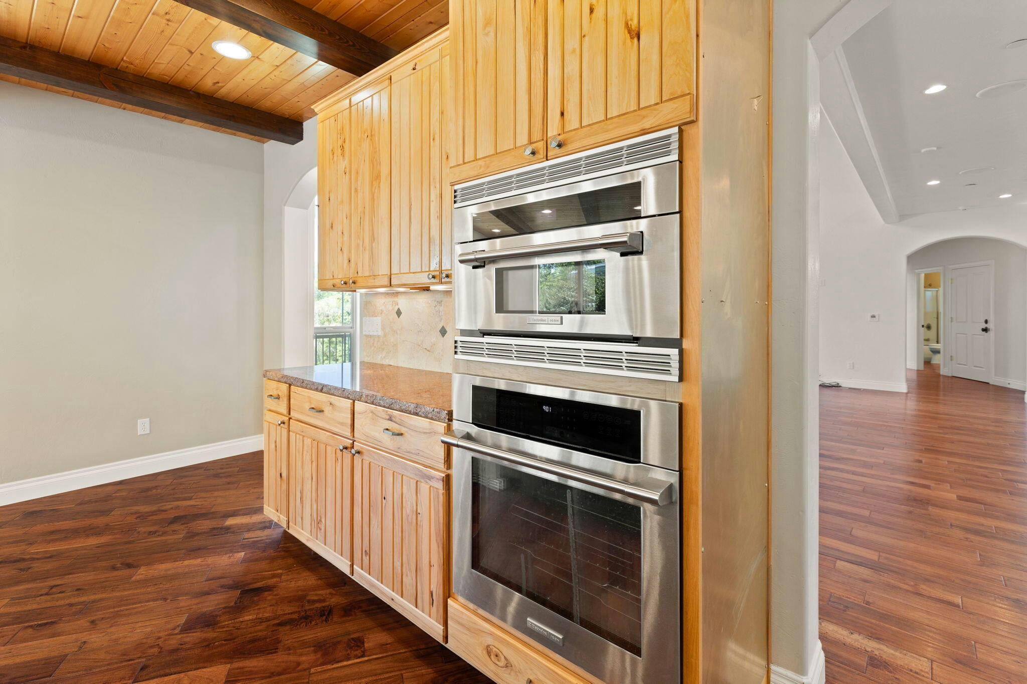 Grants Pass, Oregon, 97527, United States, ,6 BathroomsBathrooms,Residential,Active,1748769