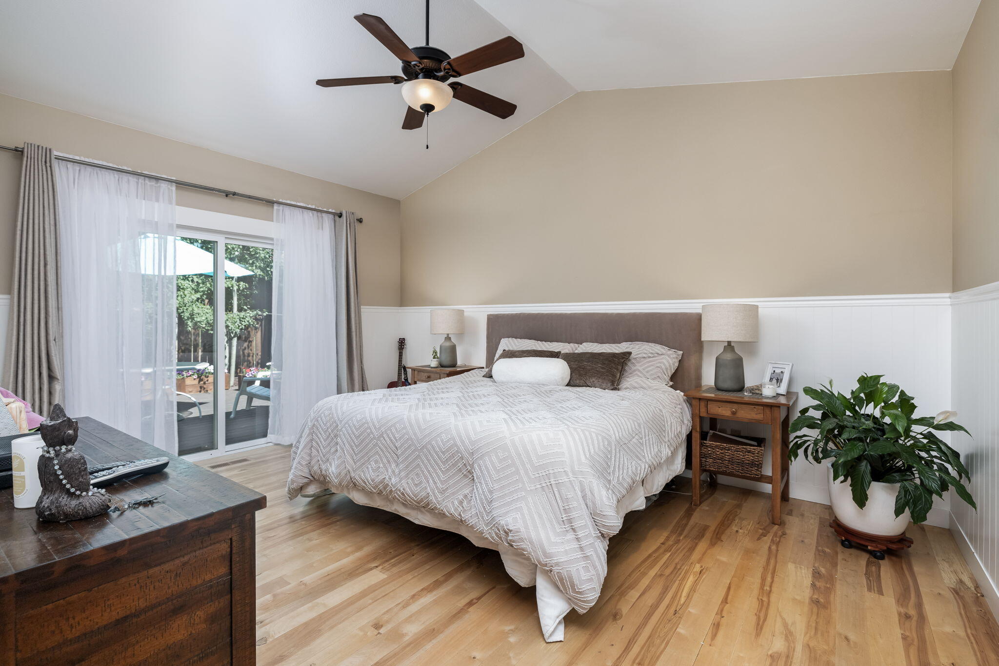 Bend, Oregon, 97702, United States, ,3 BathroomsBathrooms,Residential,Active,1850627