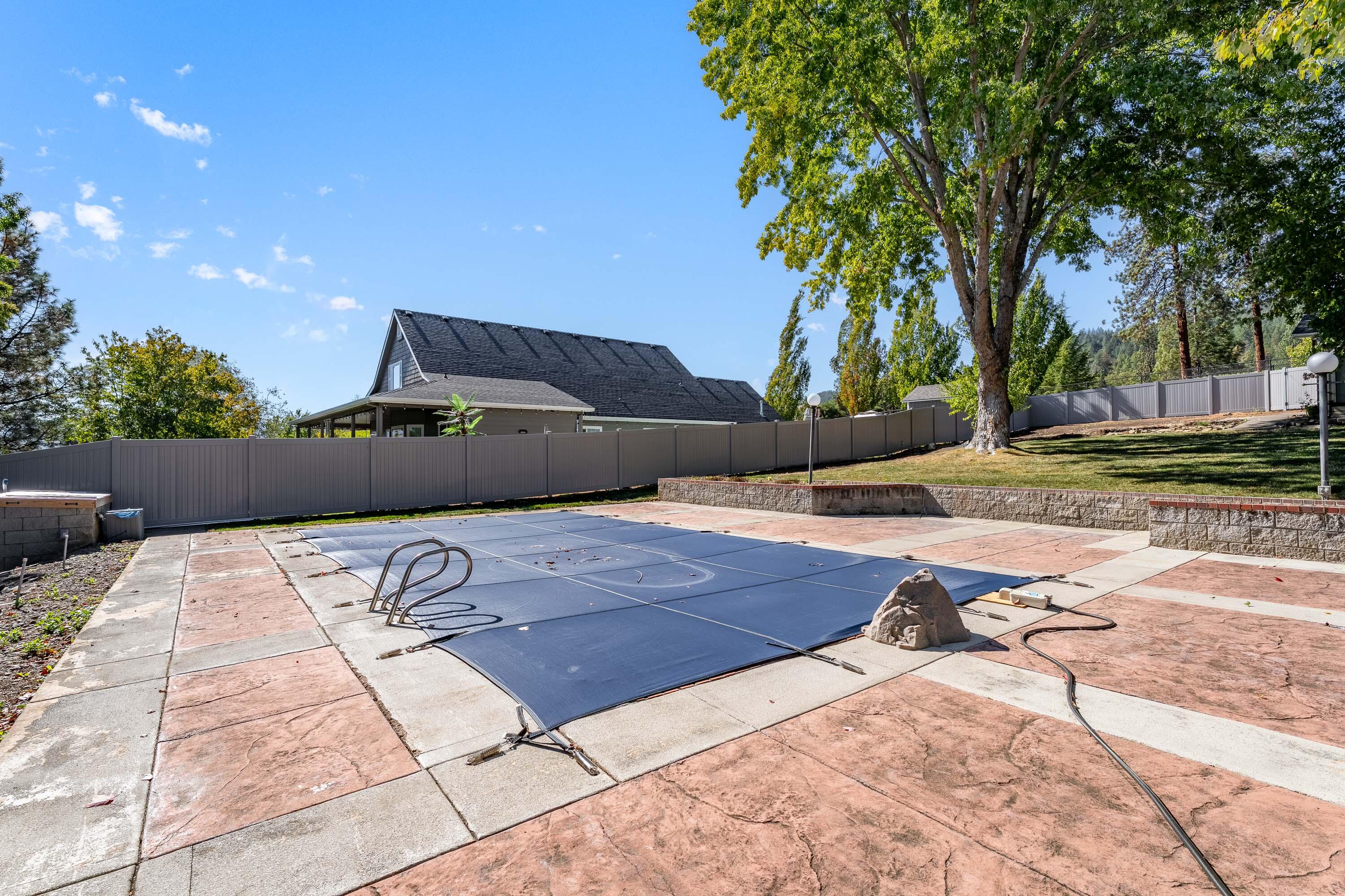 Central Point, Oregon, 97502, United States, 4 Bedrooms Bedrooms, ,3 BathroomsBathrooms,Residential,Active,1959928