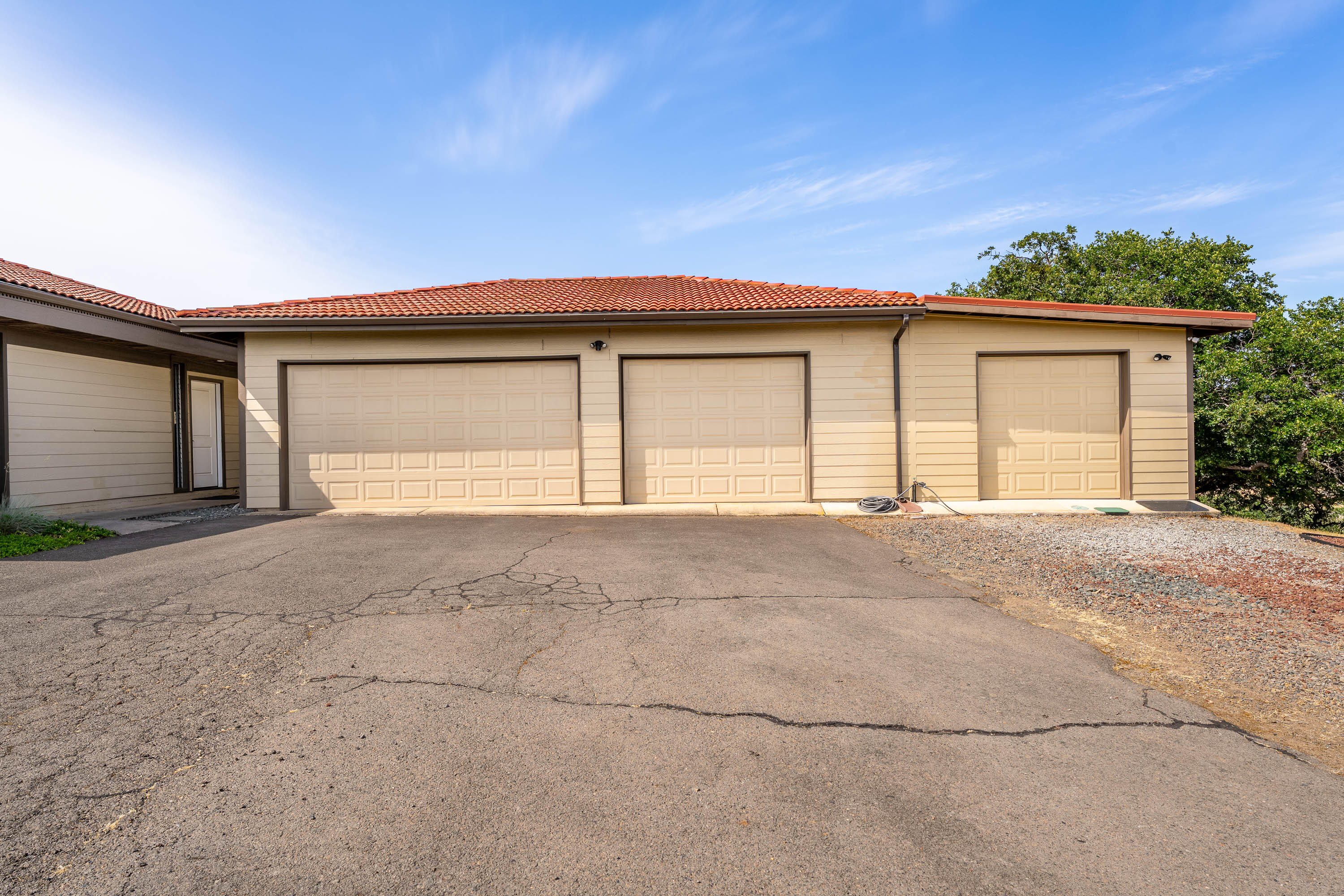 Central Point, Oregon, 97502, United States, 4 Bedrooms Bedrooms, ,4 BathroomsBathrooms,Residential,Active,2006836